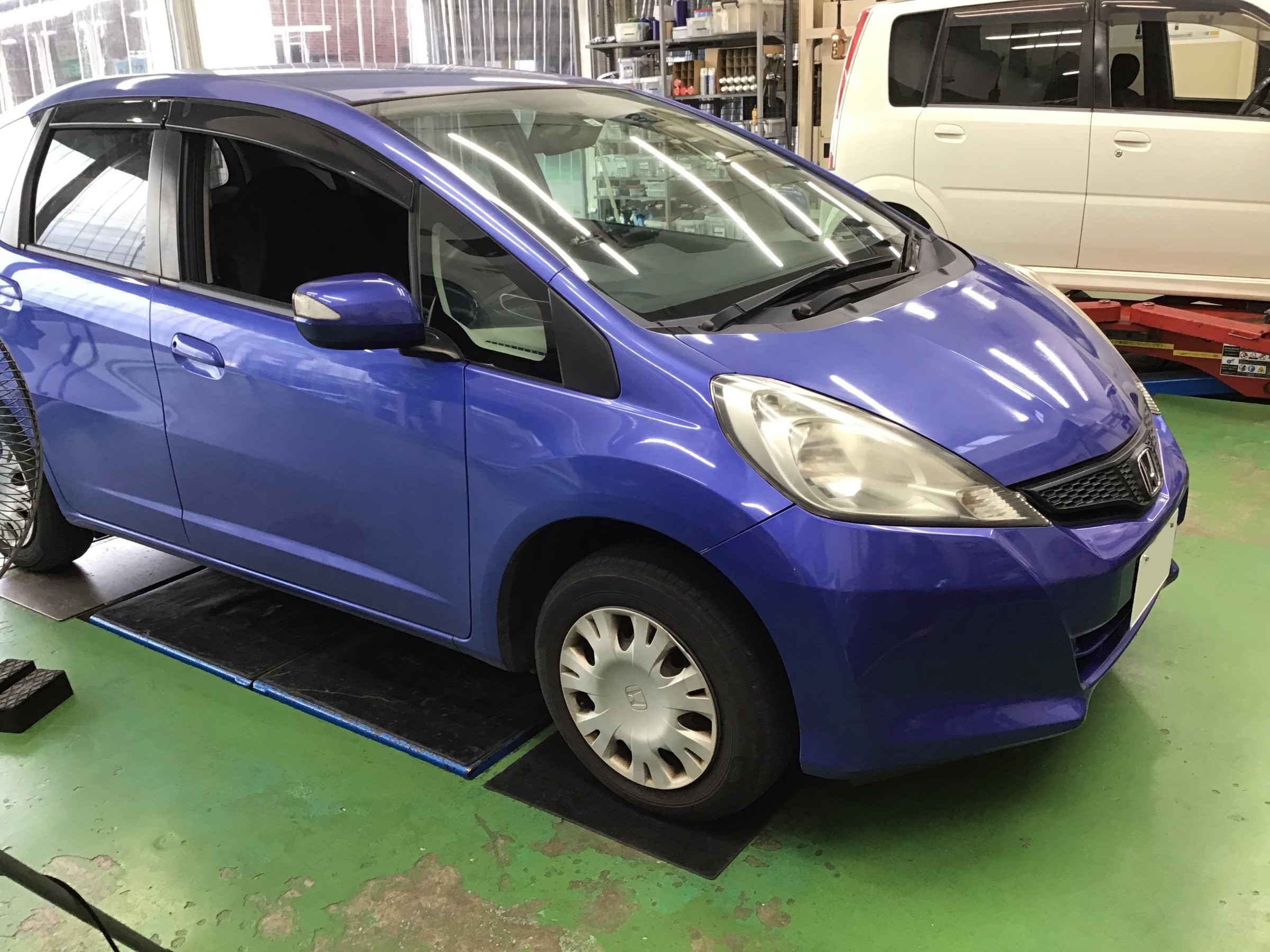 フィット エアコンフィルター交換 ホンダ フィット 谷田部店の作業記録 タイヤ館 つくば谷田部 茨城県のタイヤ カー用品ショップ タイヤからはじまる トータルカーメンテナンス タイヤ館グループ