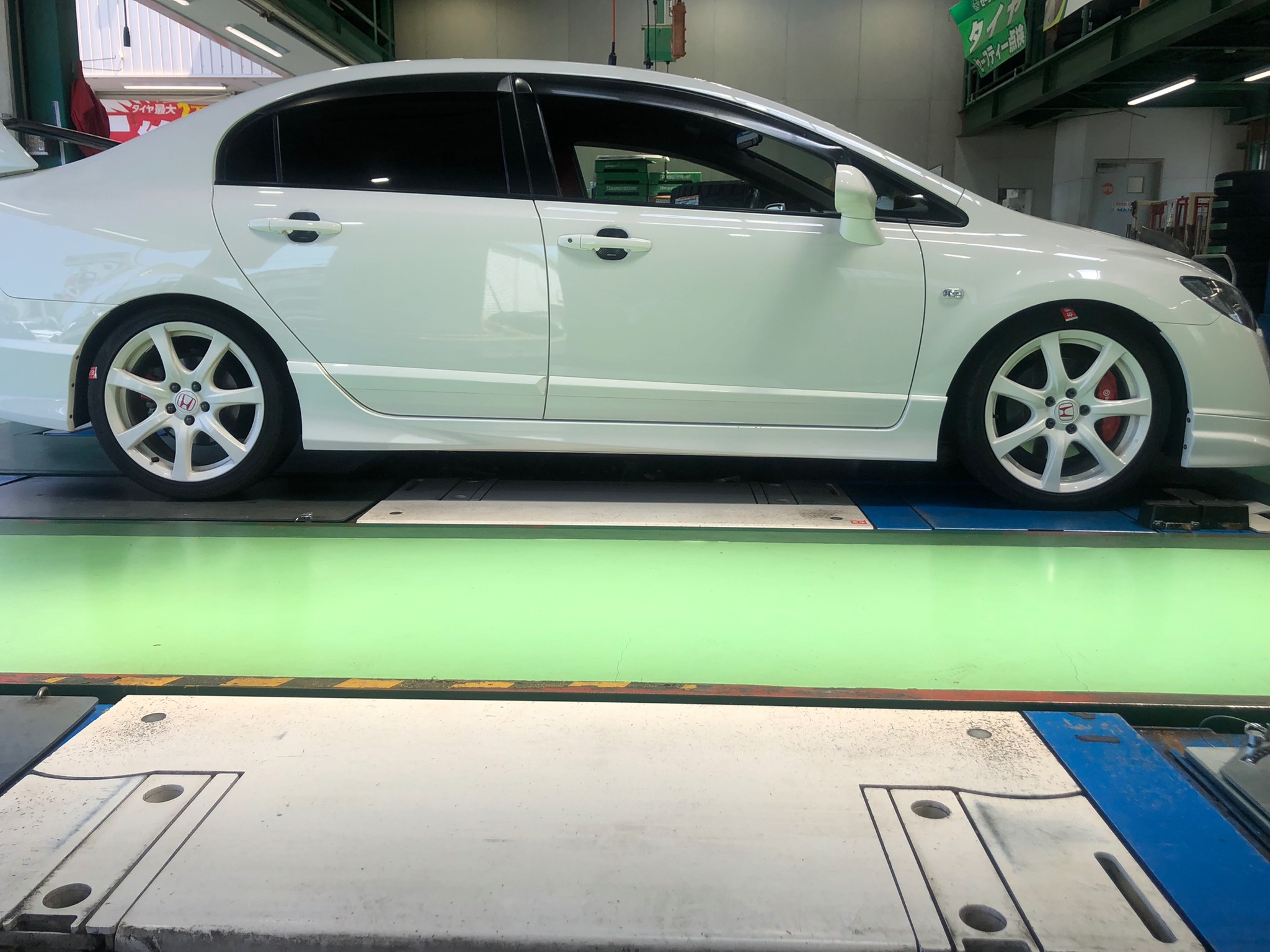 ホンダ シビックタイプR FD2にWORK Seeker FX 18インチ取り付け