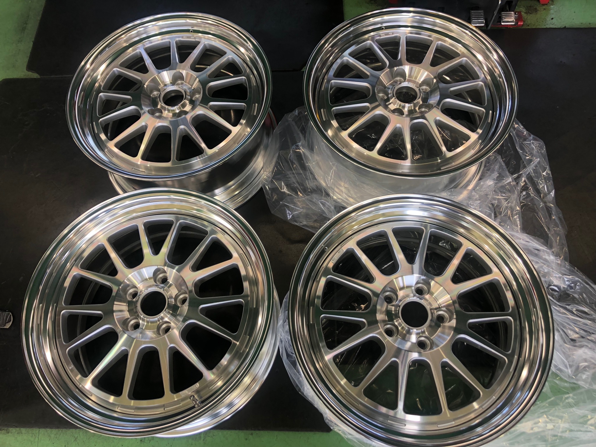 ホンダ FD2シビックタイプR 18インチ ホイールセット FD2 シビックタイプR のホイールセット一新。RAYS 鍛造VOLK