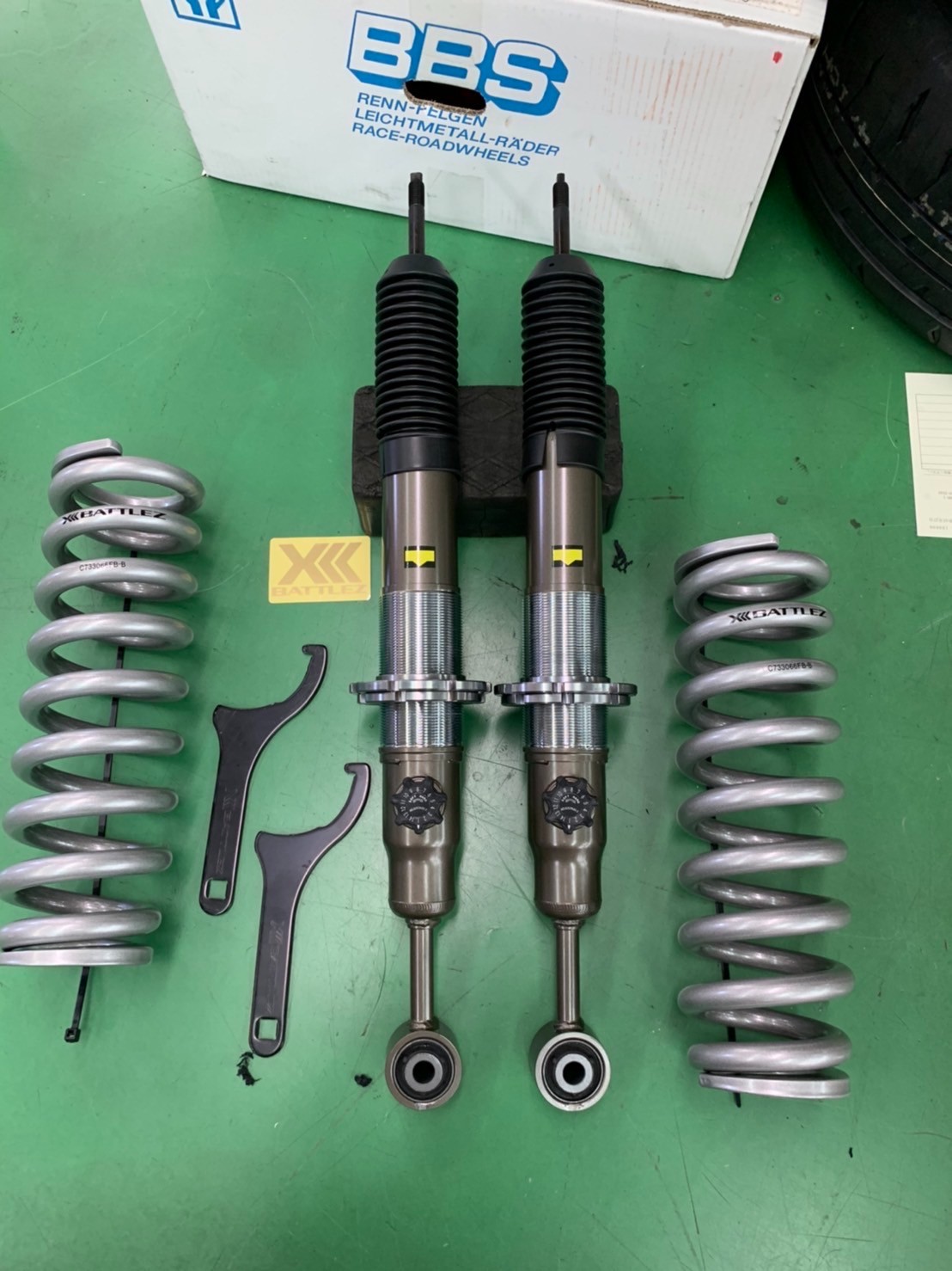 ハイラックスGRグレード 純正サスペンション