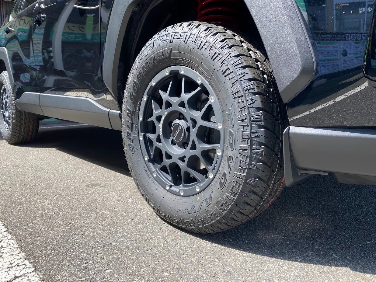 RAV4 【レイズ デイトナM8 取付】 | 店舗おススメ情報 | タイヤ館