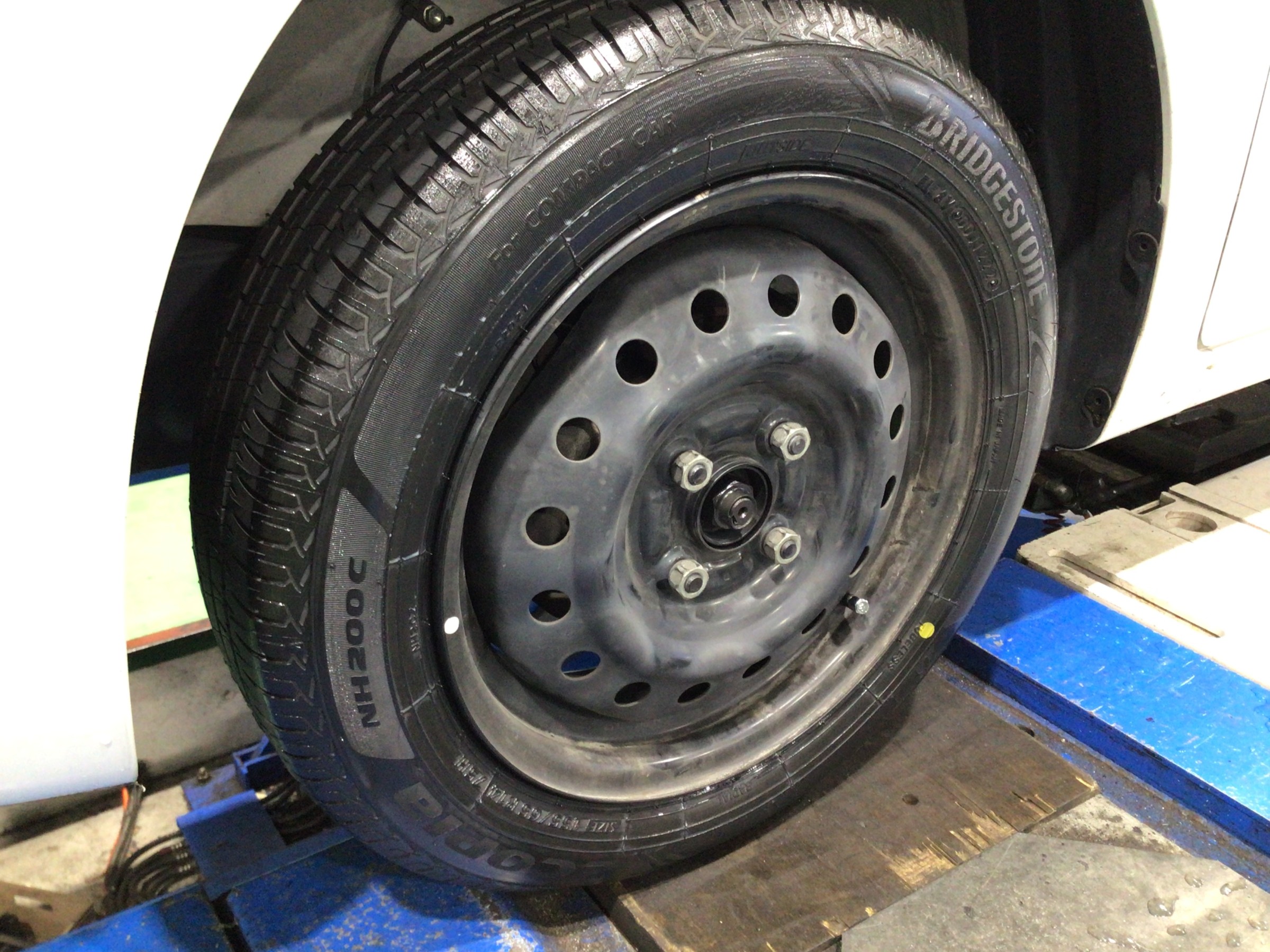 ダイハツ ムーヴ」タイヤ交換【 ECOPIA NH200C 155/65R14