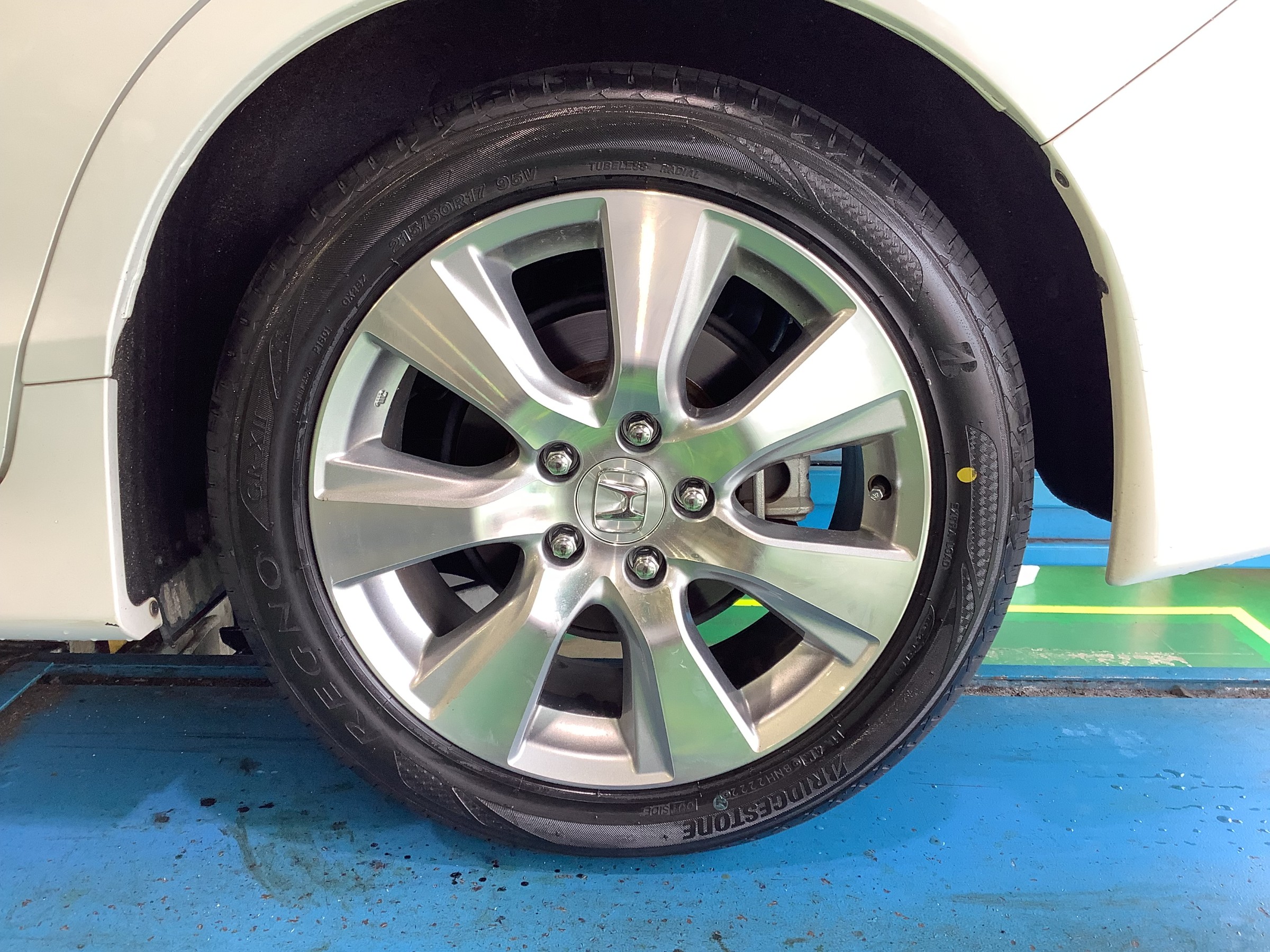 新品タイヤ装着後の画像