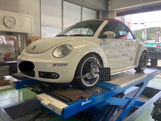 フォルクスワーゲン ニュービートルカブリオレ アライメント調整しま