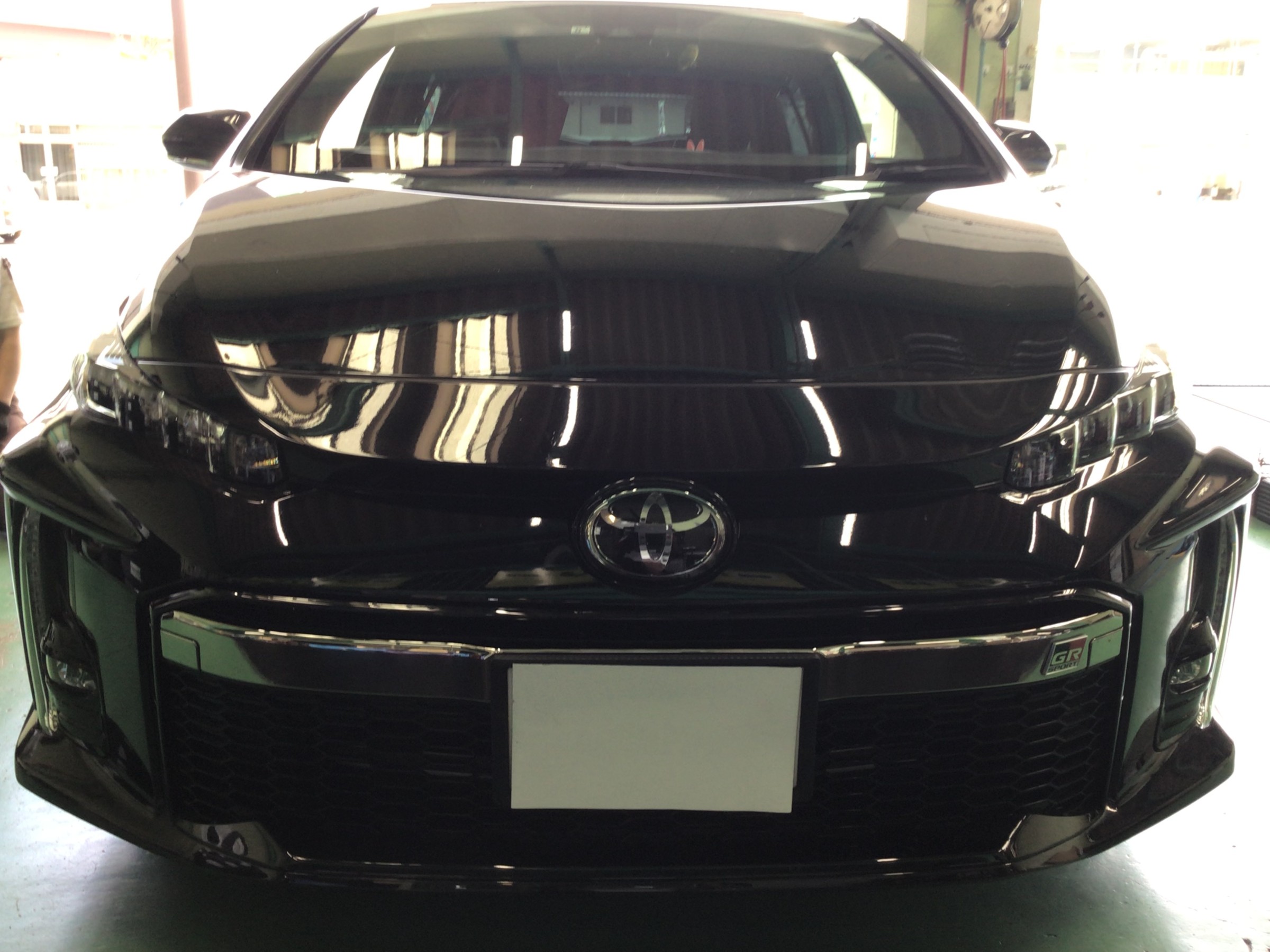 プリウスPHVタイヤ館廿日市