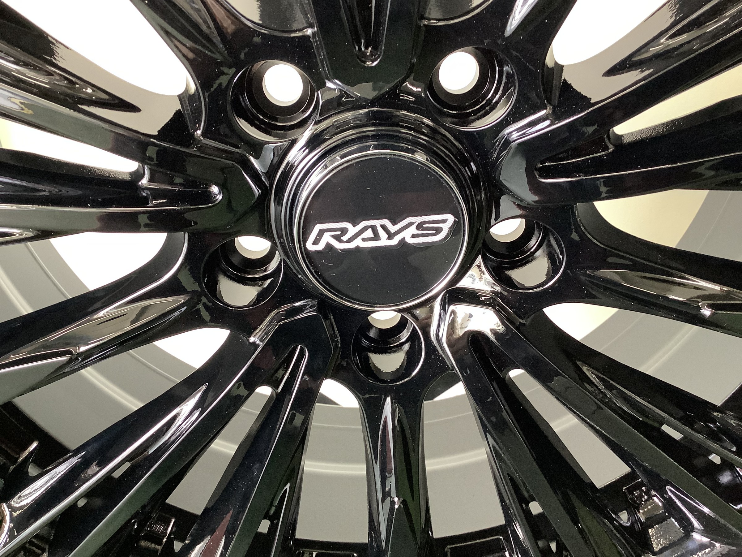 ついに出た!! RAYS アルミホイール 新商品 VERSUSシリーズ