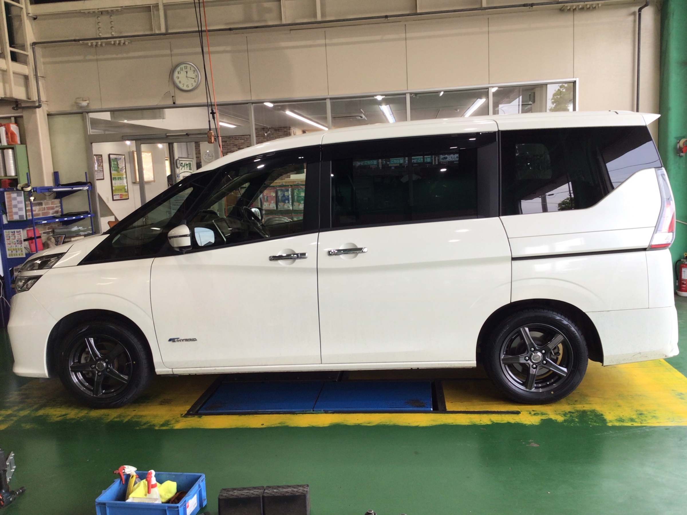 セレナ　タイヤホイール NISSAN (日産) SERENA (セレナ) 純正 16×6J(+45)PCD114.3-5H