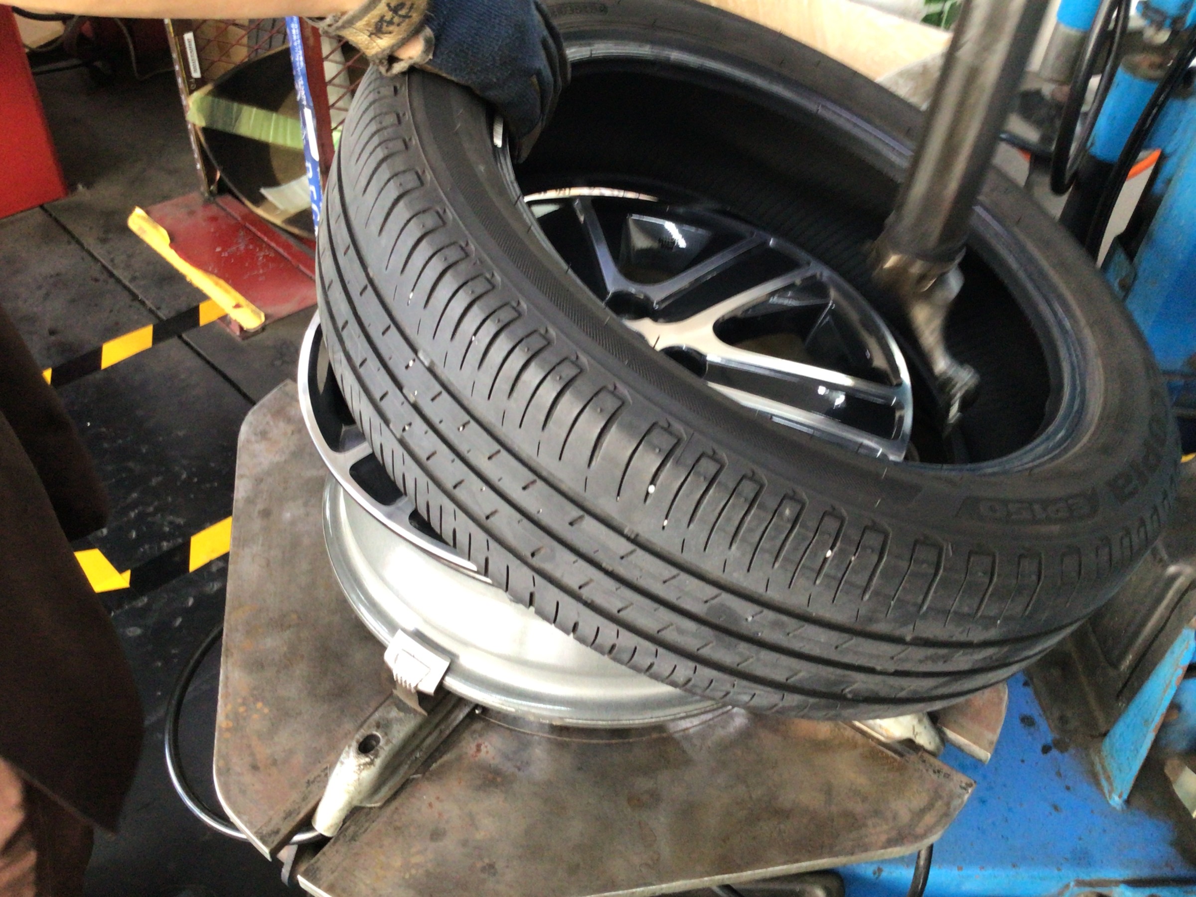 スズキ　ワゴンR　タイヤ交換