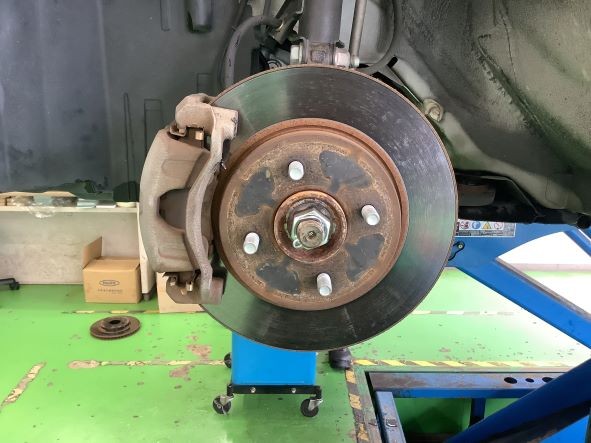 ニッサン・E12改 ノート ニスモＳ】ブレーキローター＆パッド交換作業
