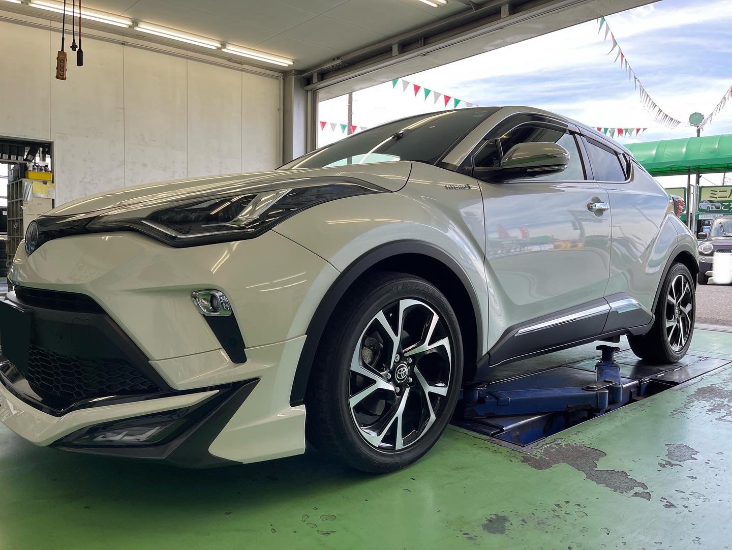 トヨタ・C-HR・ZXY11】タイヤホイールセットの取付 | 店舗お