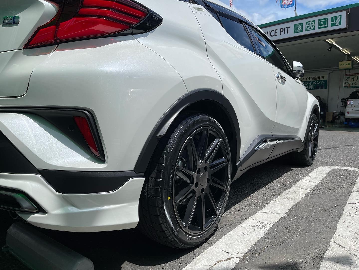 トヨタ・C-HR・ZXY11】タイヤホイールセットの取付 | 店舗お