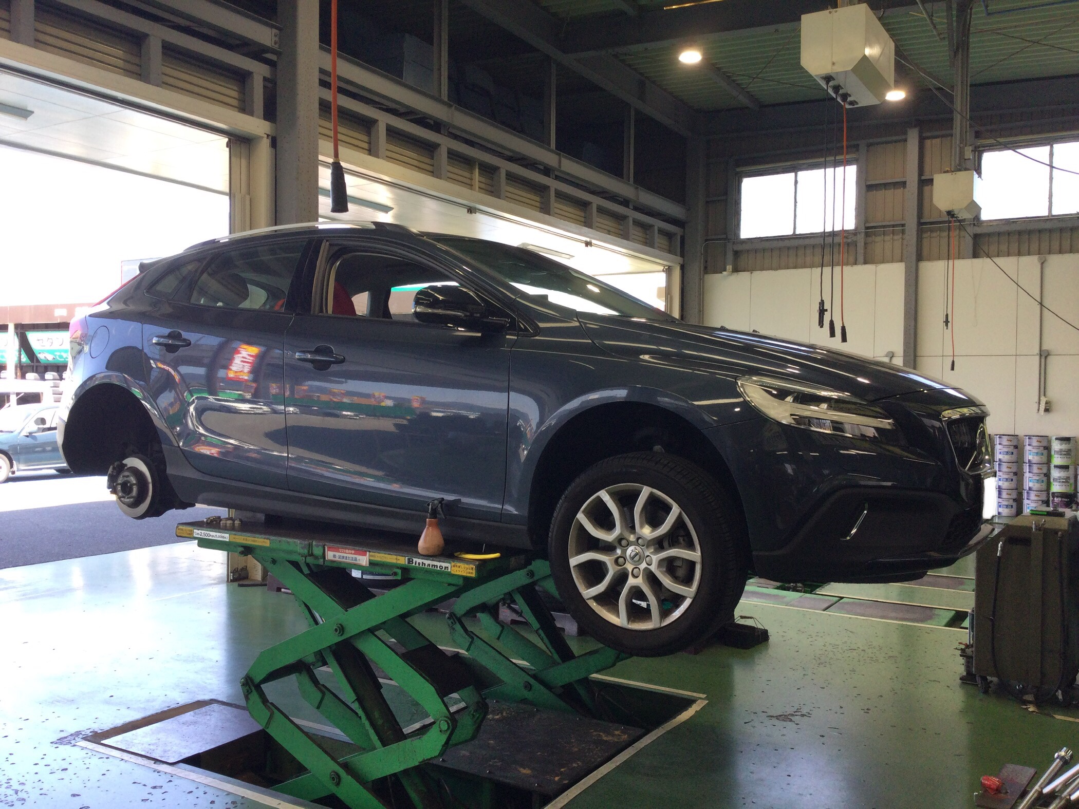 VOLVO V40 | ボルボ V40 タイヤ タイヤ・ホイール関連 > タイヤ