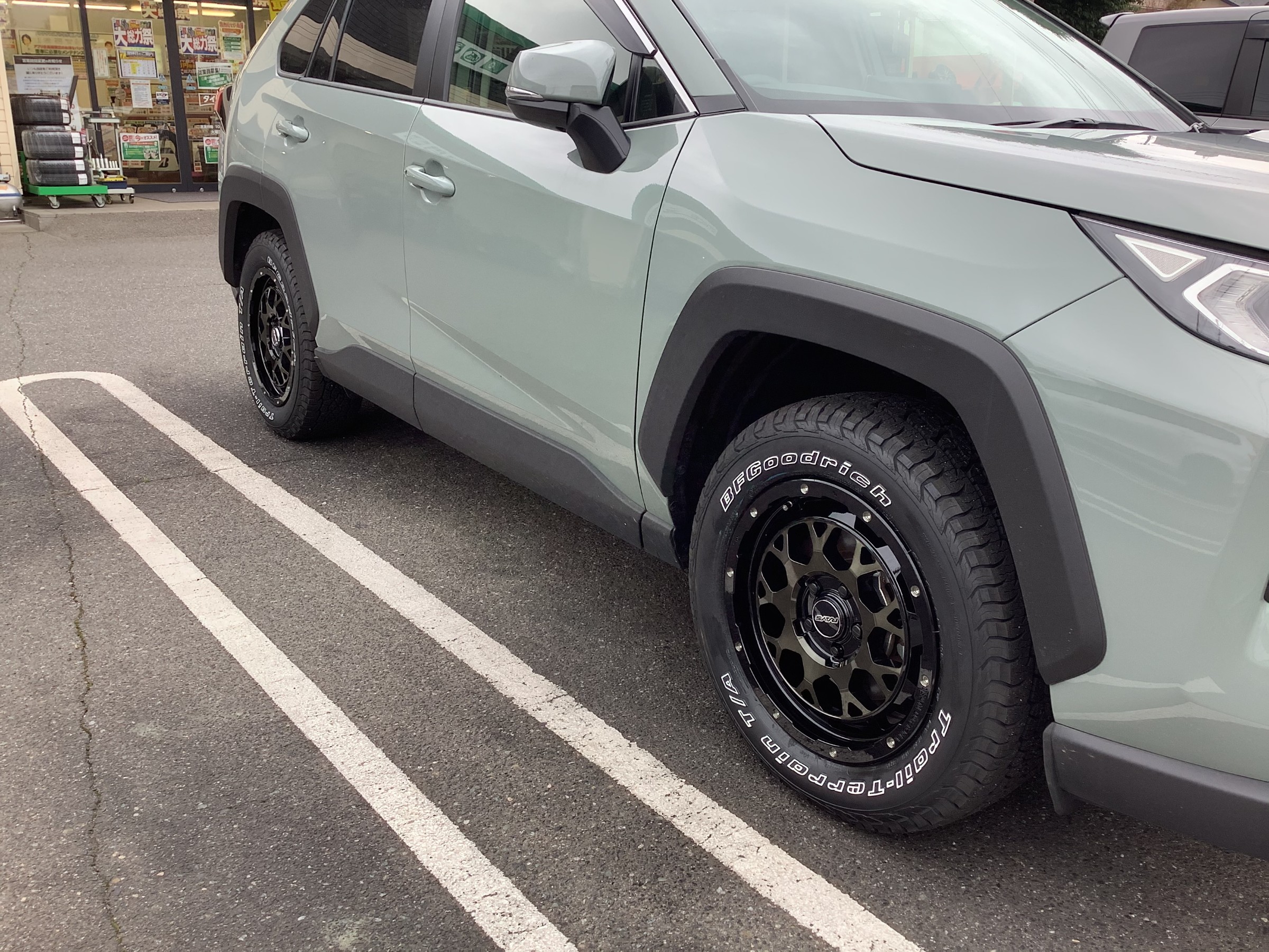 RAV4 RAYS M9 装着です！！ | トヨタ RAV4 タイヤ タイヤ・ホイール