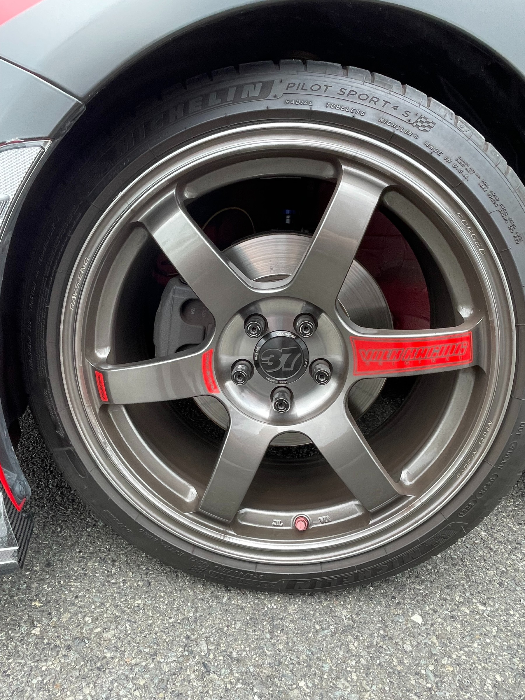 RAYSのデモカー参上！！ | 店舗おススメ情報 | タイヤ館 岡山西長瀬