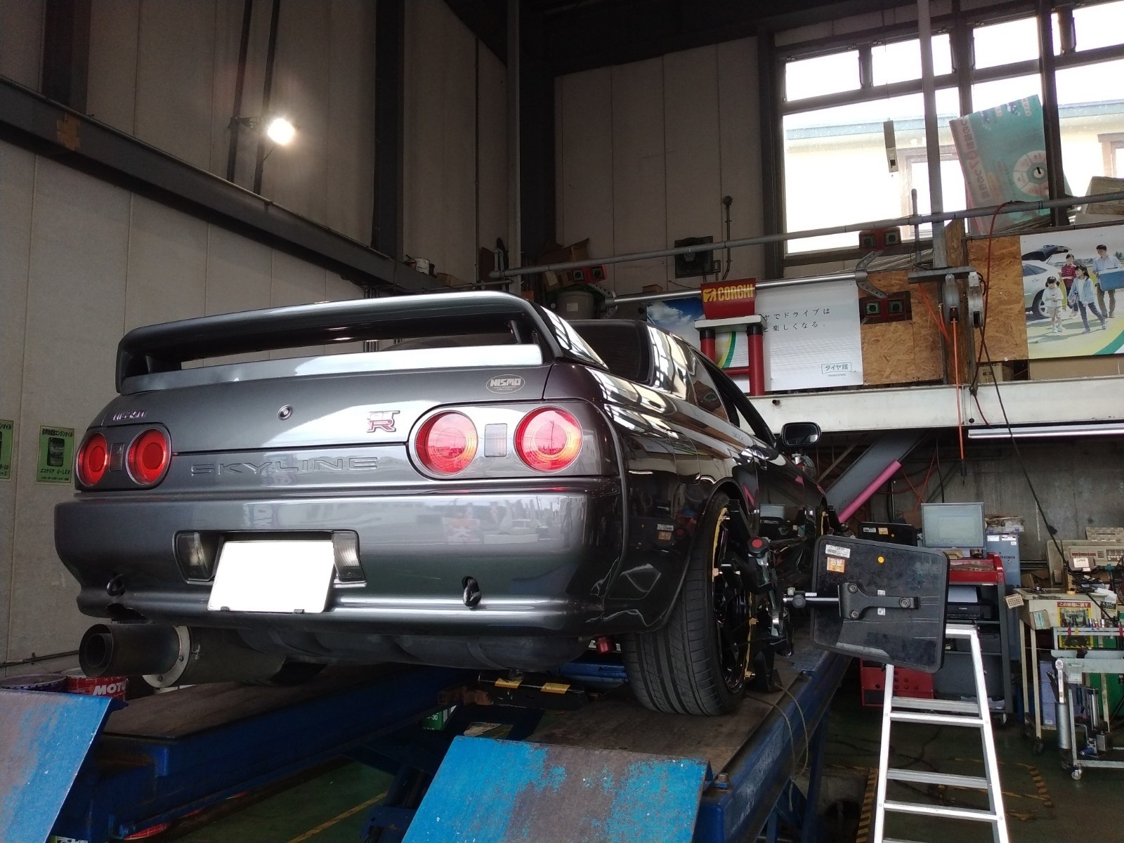 ニッサン R32スカイラインGT-R(スパークシルバー)｜株式会社