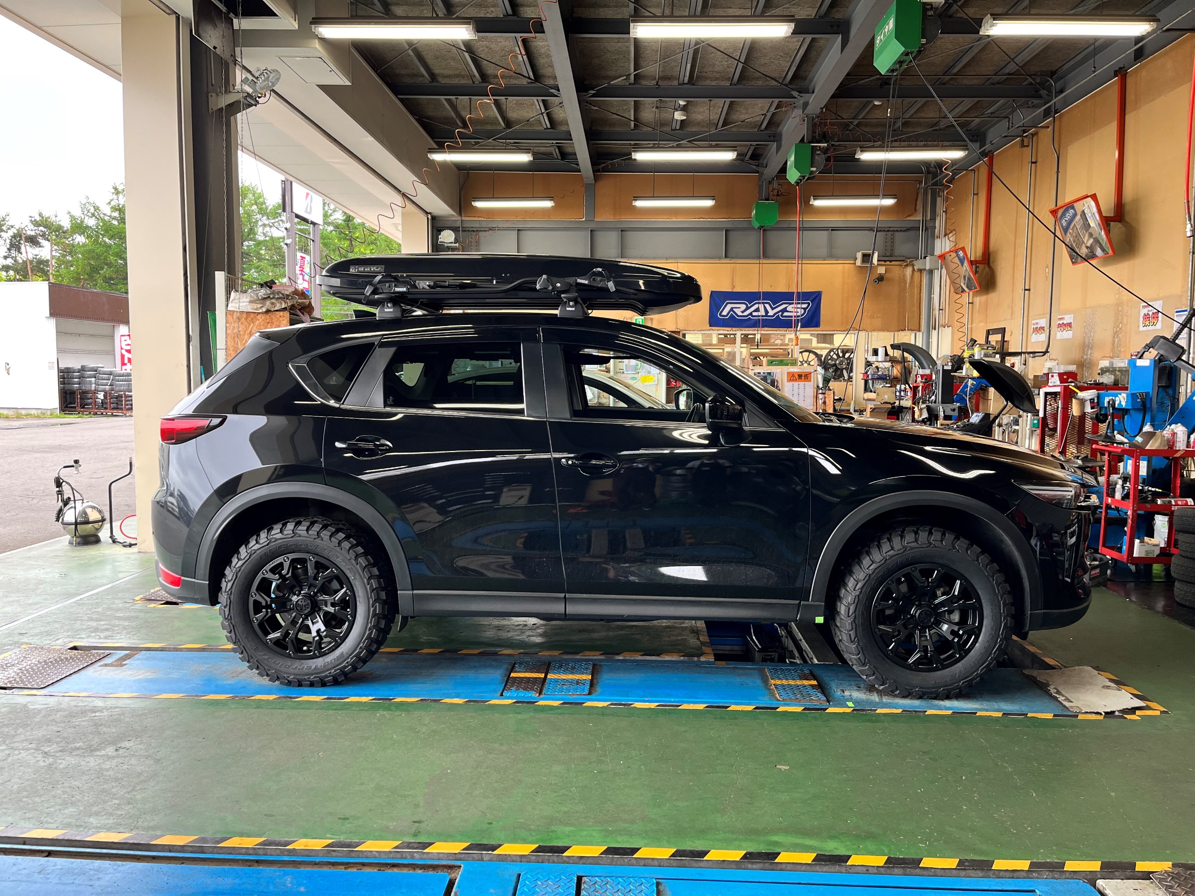 マツダ CX5 タイヤ交換！！ マツダ CX5 タイヤ タイヤ・ホイール関連 > タイヤ・ホイール交換 サービス事例 タイヤ館 パドック246 東京都のタイヤ、カー用品