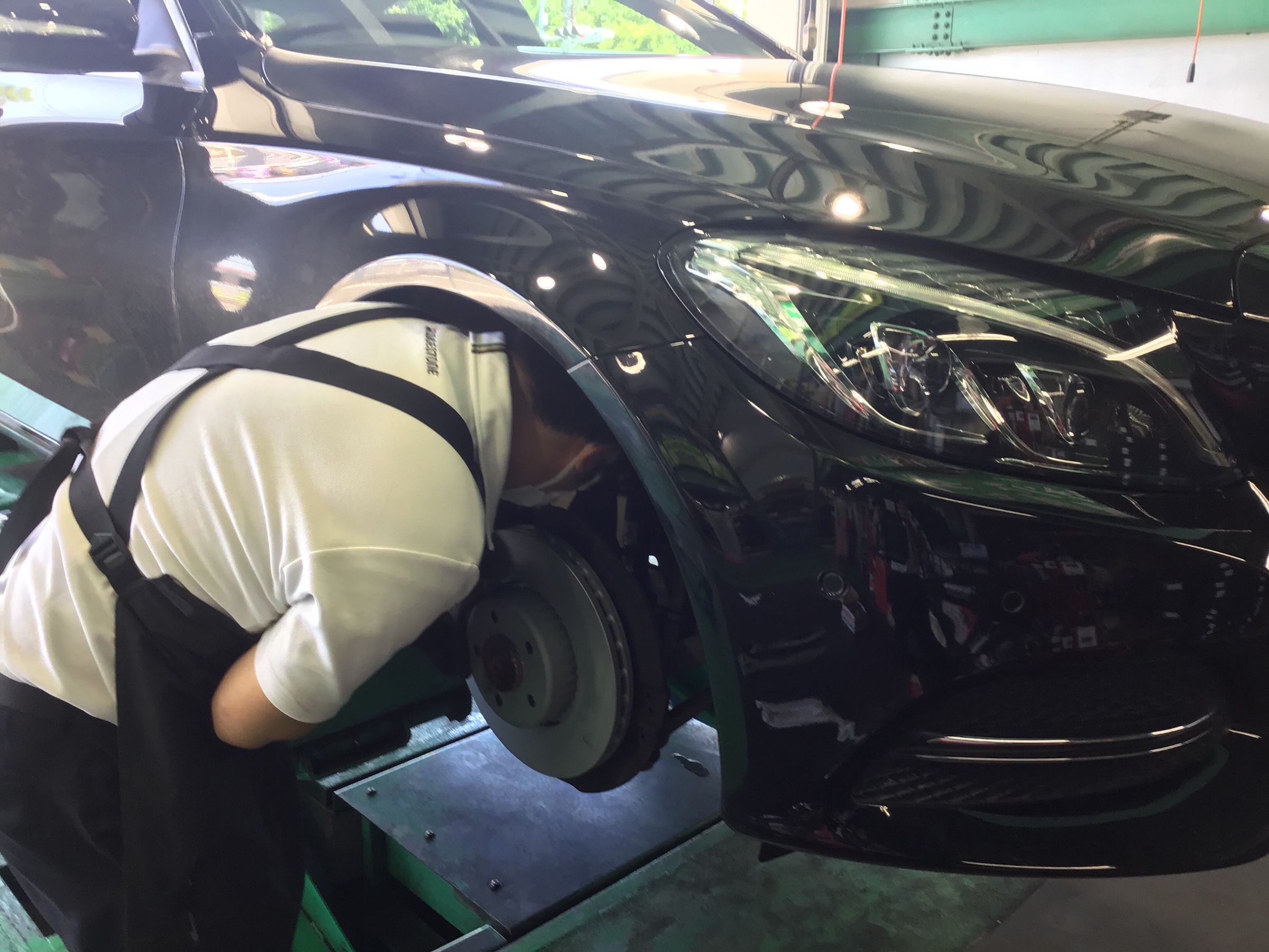 メルセデスベンツ W203 フロントブレーキ交換 フロントローター交換