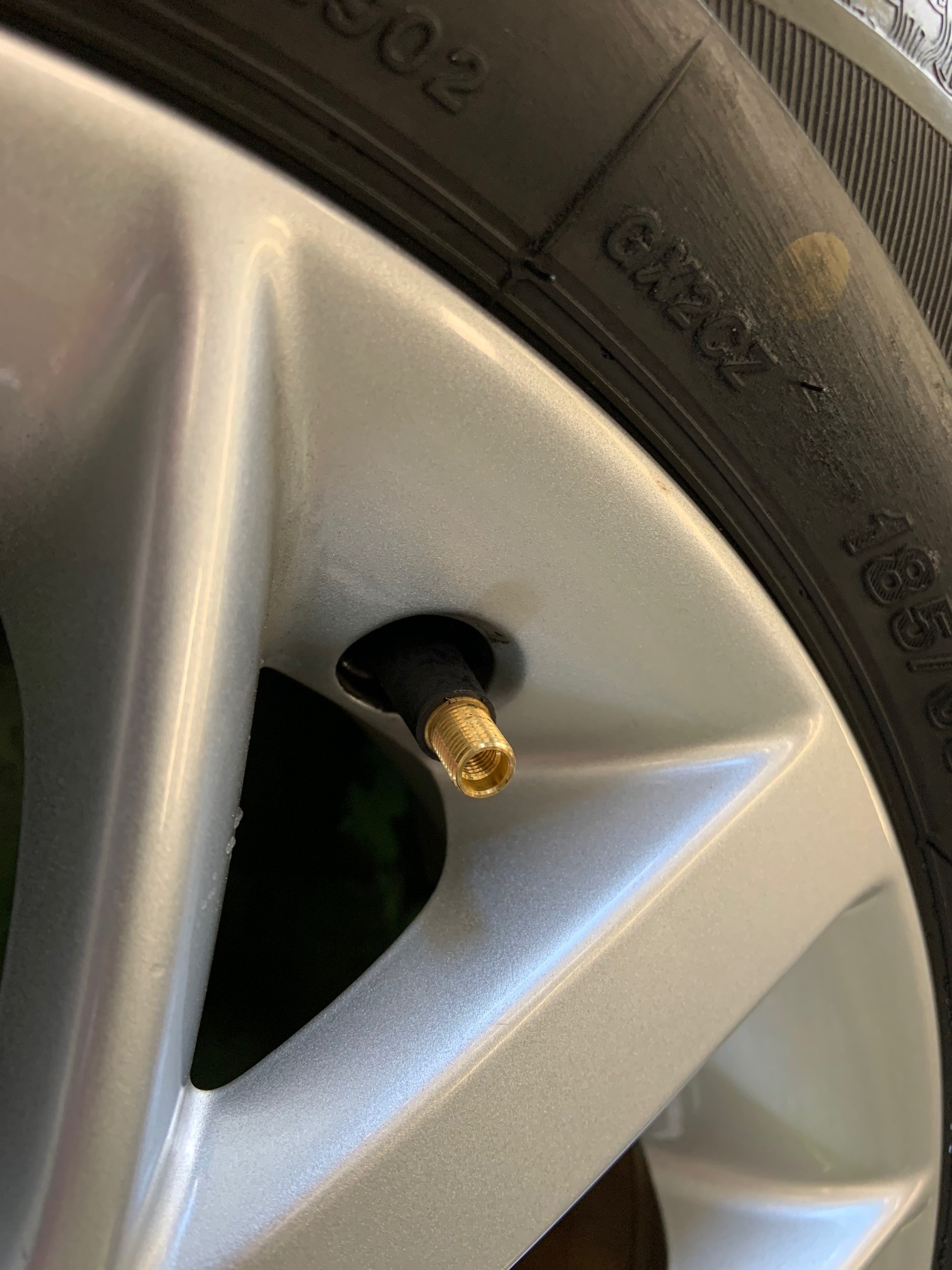 ノート Eパワー タイヤ空気圧モニタリング ｔｐｍｓ 取付 日産 ノートe Power タイヤ タイヤ ホイール関連 窒素ガス充填 サービス事例 タイヤ館 古国府 タイヤからはじまる トータルカーメンテナンス タイヤ館グループ