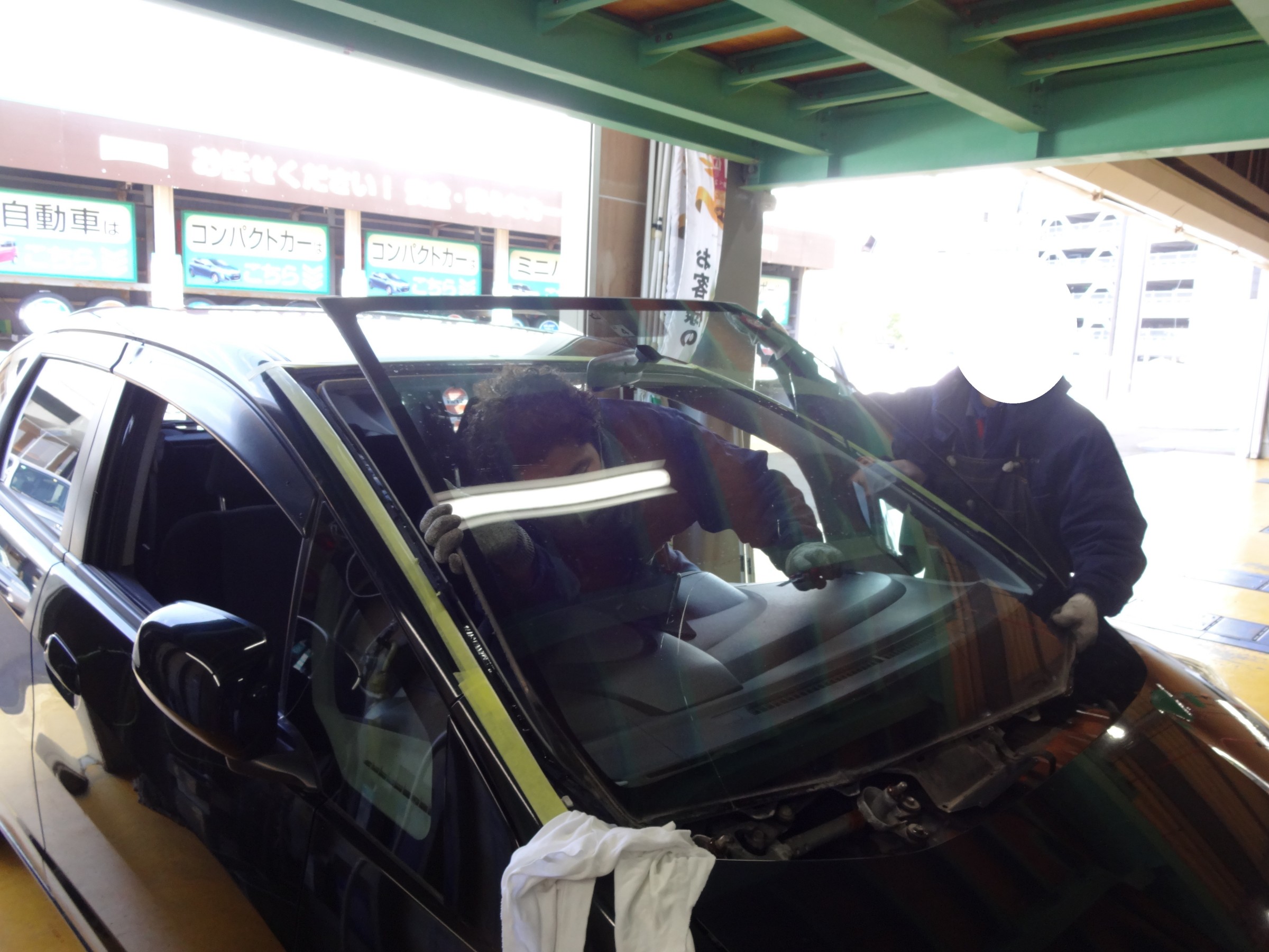 フロントガラス交換 サービス事例 タイヤ館 長岡西 タイヤからはじまる トータルカーメンテナンス タイヤ館グループ