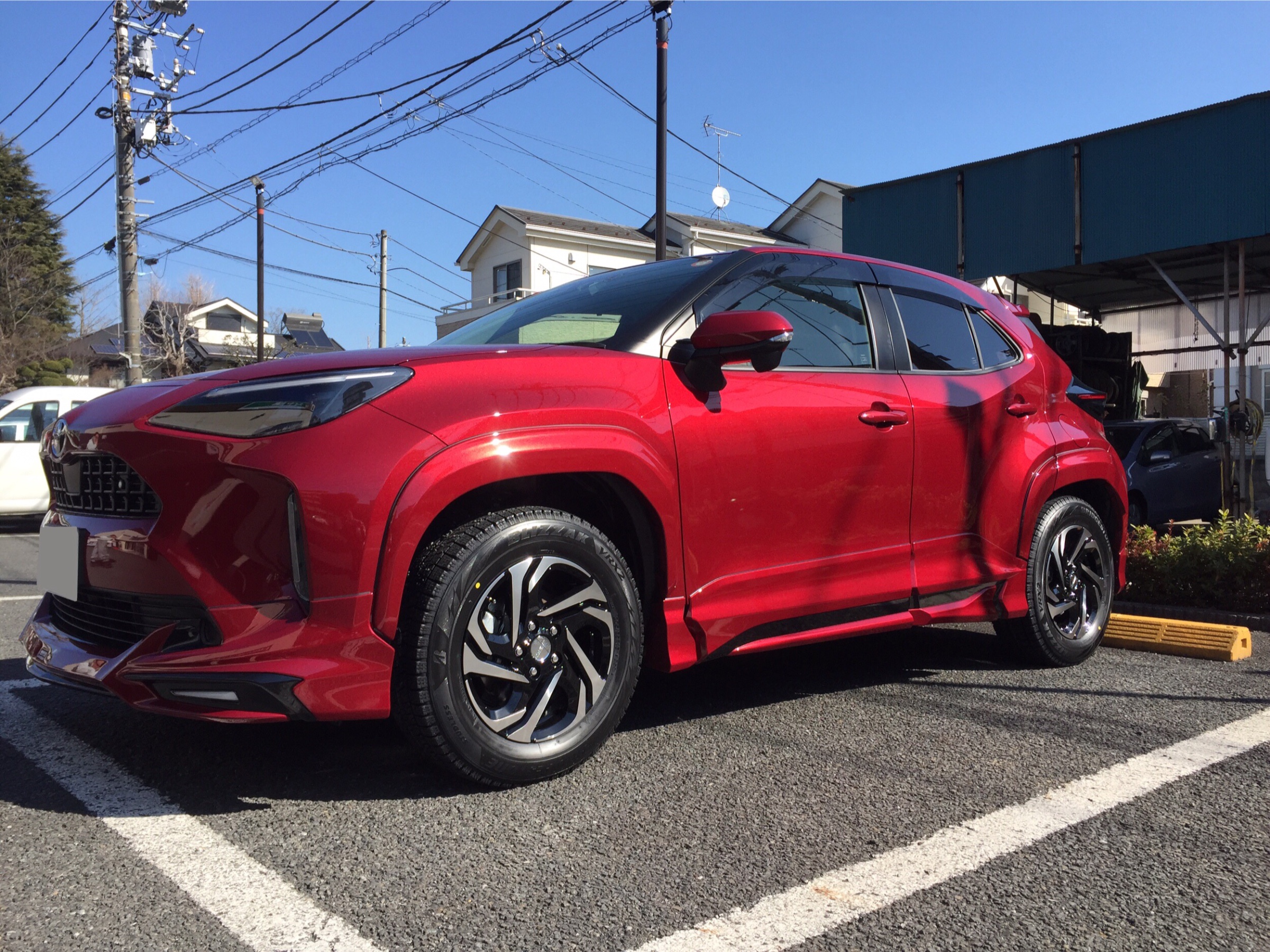 新車 ヤリスクロス ブリザック取付 | トヨタ ヤリス クロス タイヤ | サービス事例 | タイヤ館 西荻窪 | 東京都のタイヤ、カー用品