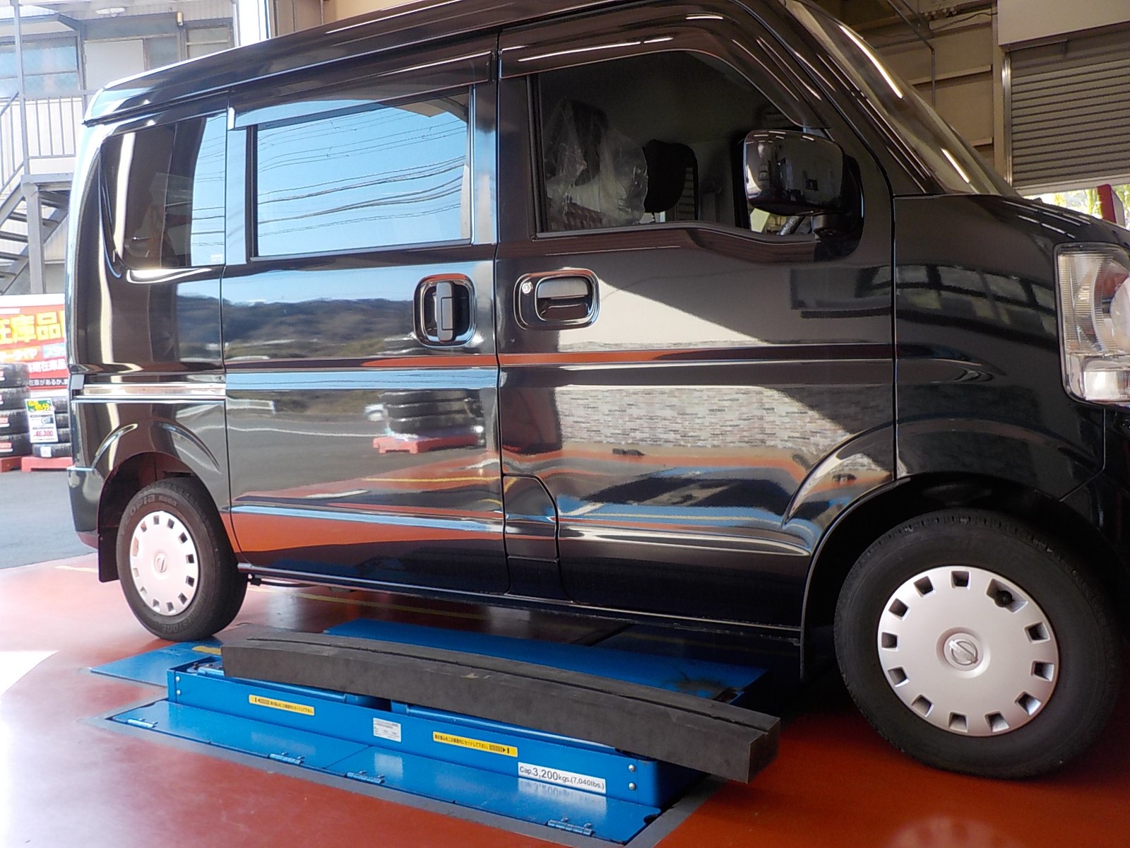 日産 NV100クリッパータイヤ交換作業 | 日産 NV100 タイヤ タイヤ