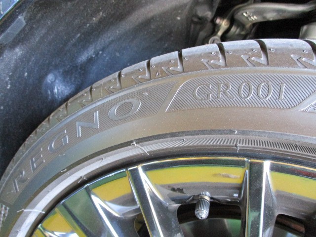 225/45R18  レグノGR001  新車装着タイヤ