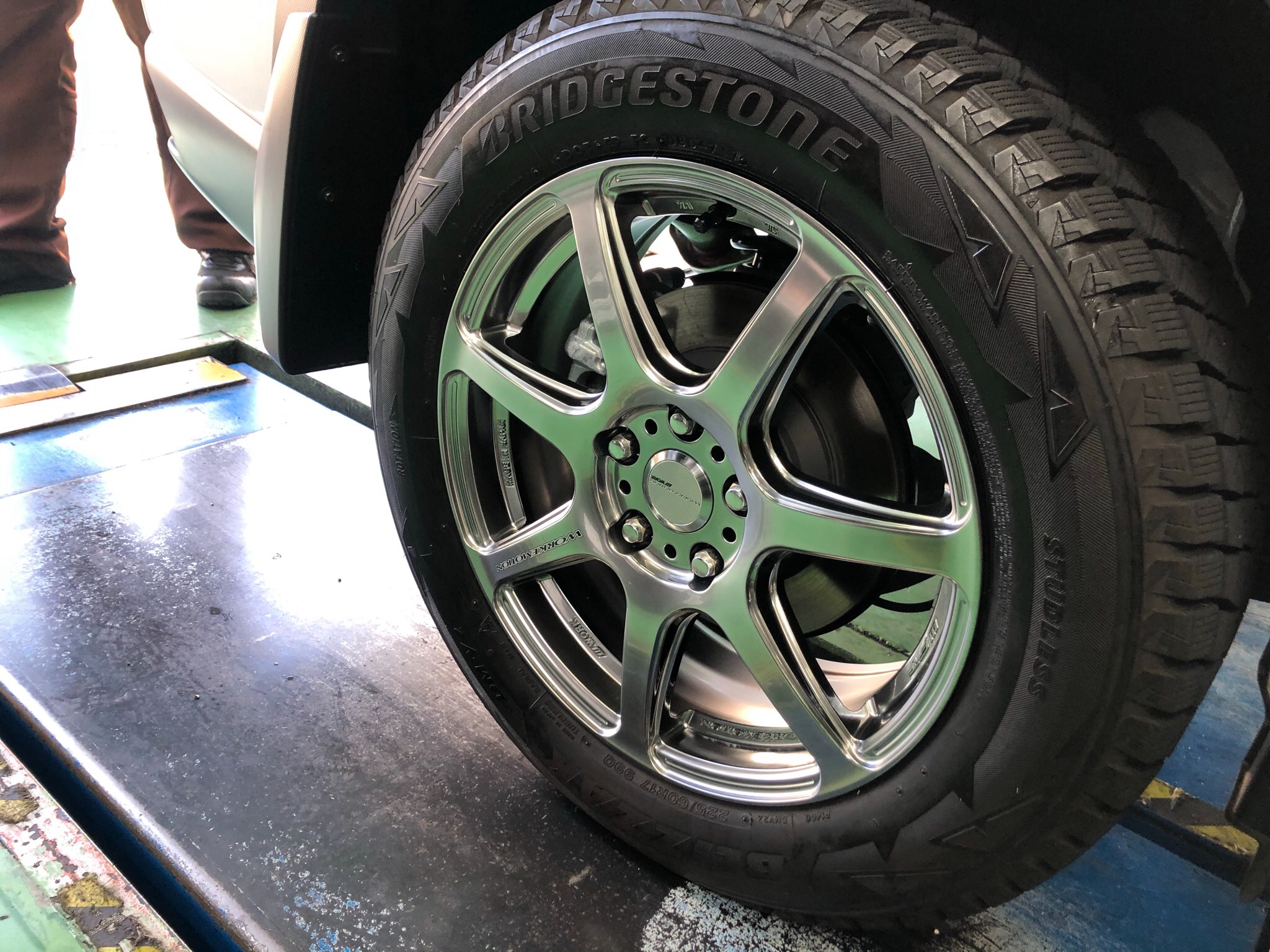 XV 225/60R17 夏タイヤ ワーク EMOTION T7R フォレスター フォレスターにWORK EMOTION T7R17インチ取り付け〜♪ | 店舗お