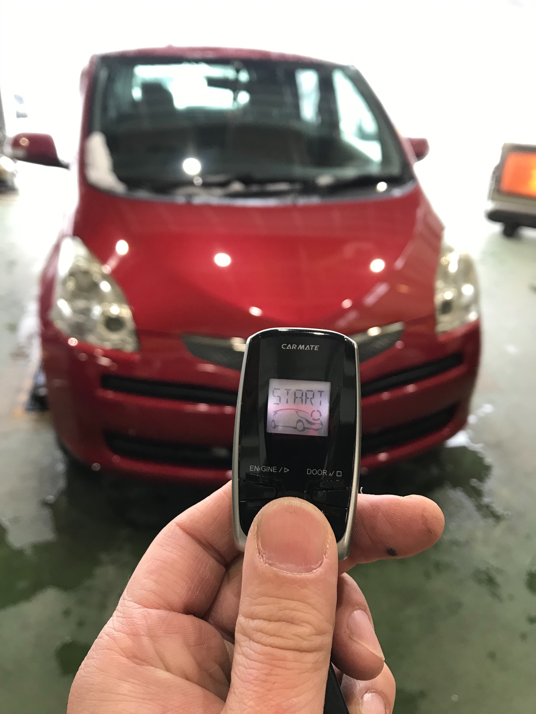 ラクティスにエンジンスターター取付 トヨタ ラクティス その他 パーツ取付 各種用品取付 サービス事例 タイヤ館 横手 秋田県のタイヤ カー用品ショップ タイヤからはじまる トータルカーメンテナンス タイヤ館グループ