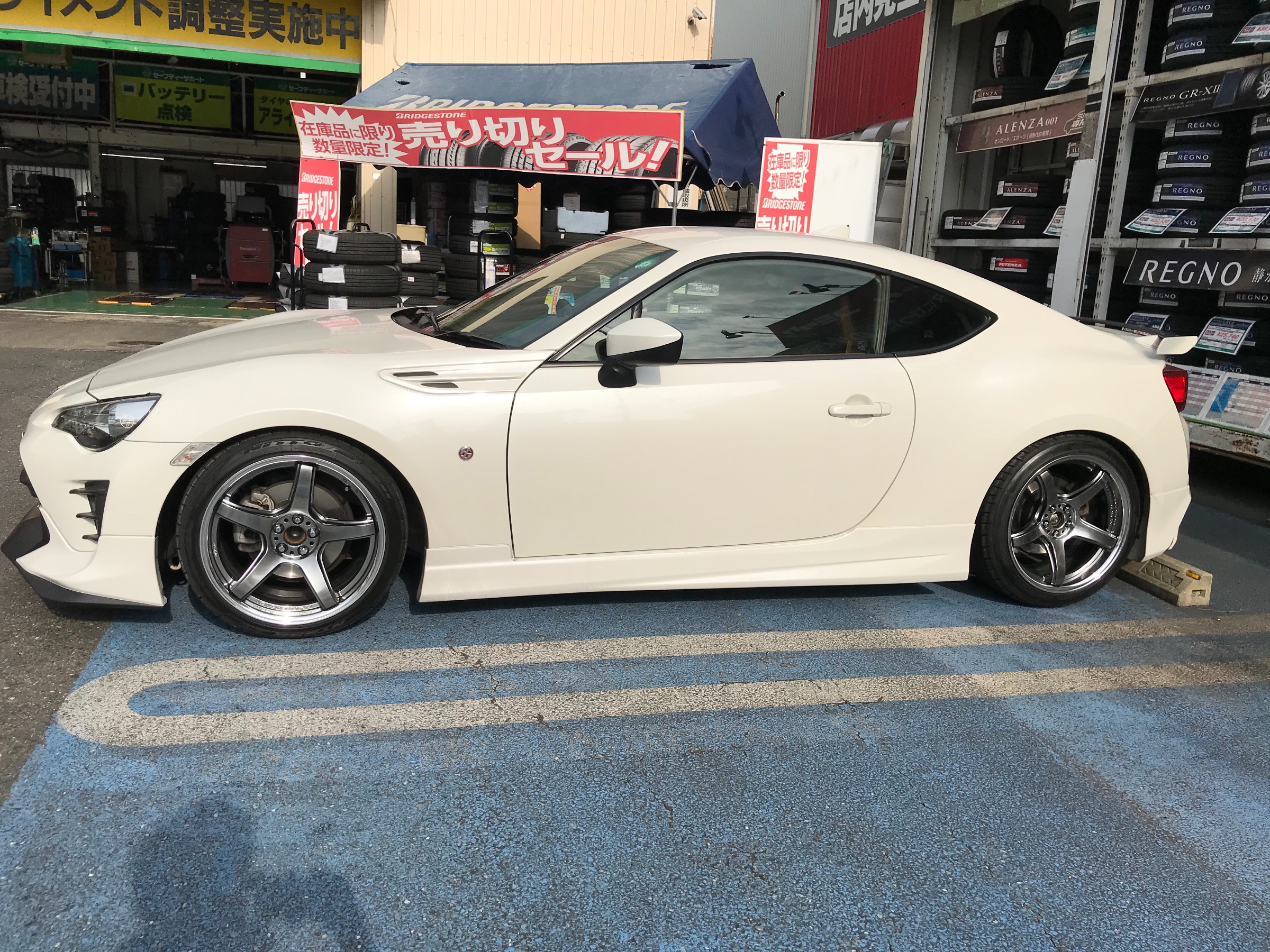 トヨタ 86 アルミホイール取り付け^_^ | 店舗おススメ情報