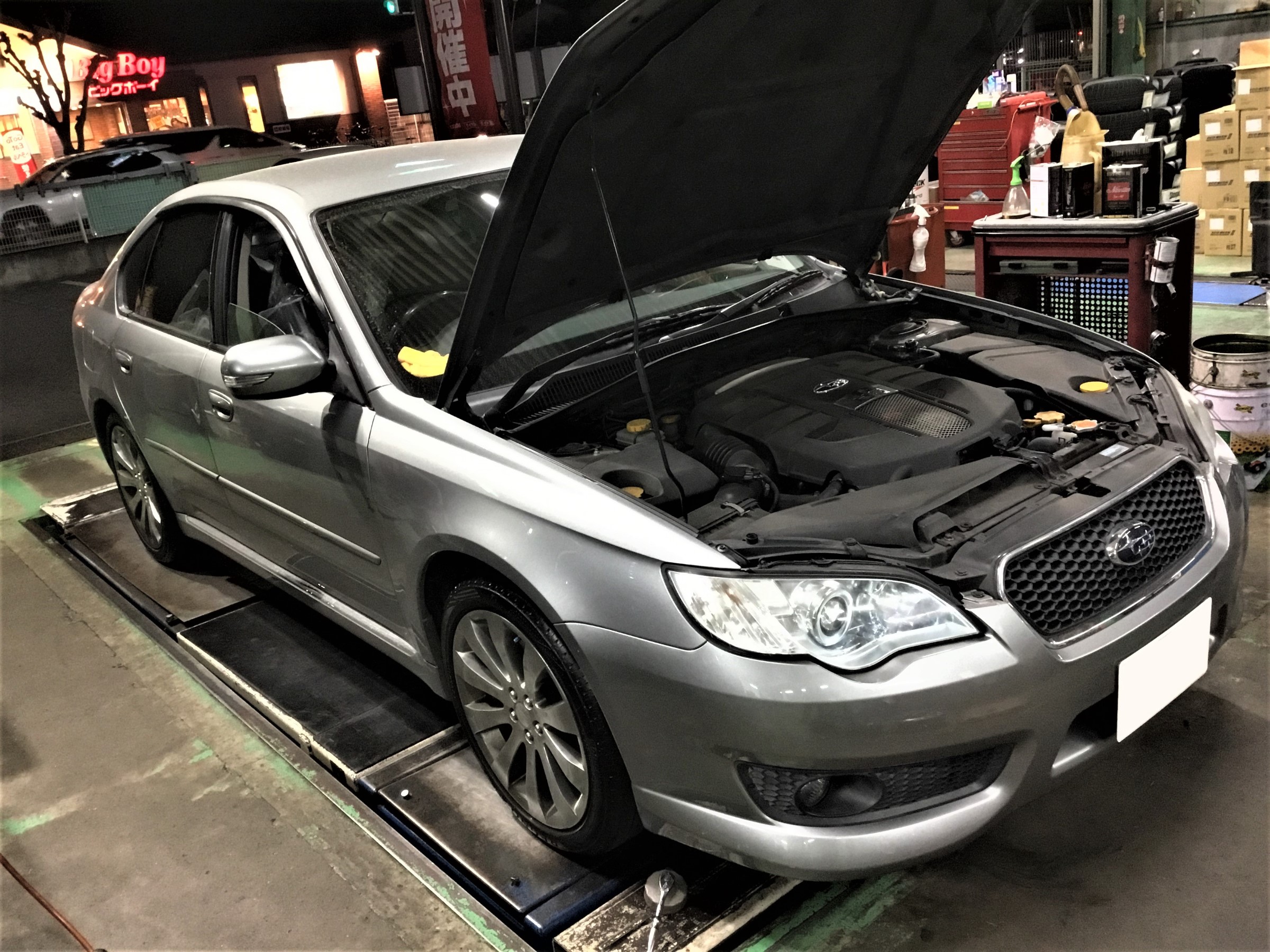 Ble型レガシィ こだわりオイルでエンジンオイル交換 スバル レガシィ メンテナンス商品 オイル関連 エンジンオイル交換 技術サービスブログ タイヤ館 鎌ヶ谷 千葉県のタイヤ カー用品ショップ タイヤからはじまる トータルカーメンテナンス タイヤ館グループ