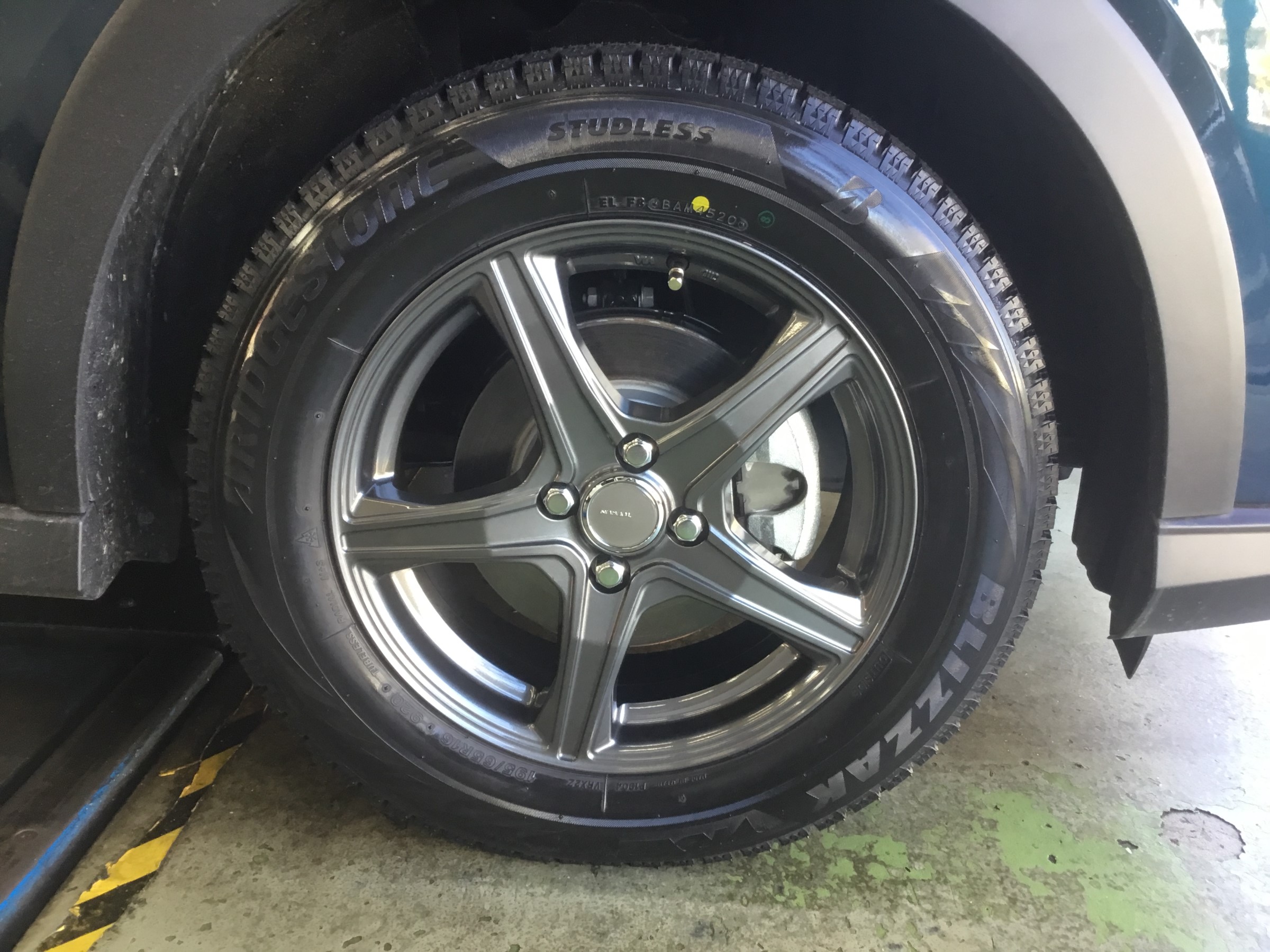 トヨタ ライズにスタッドレスセットをお取り付け トヨタ ライズ タイヤ タイヤ・ホイール関連
