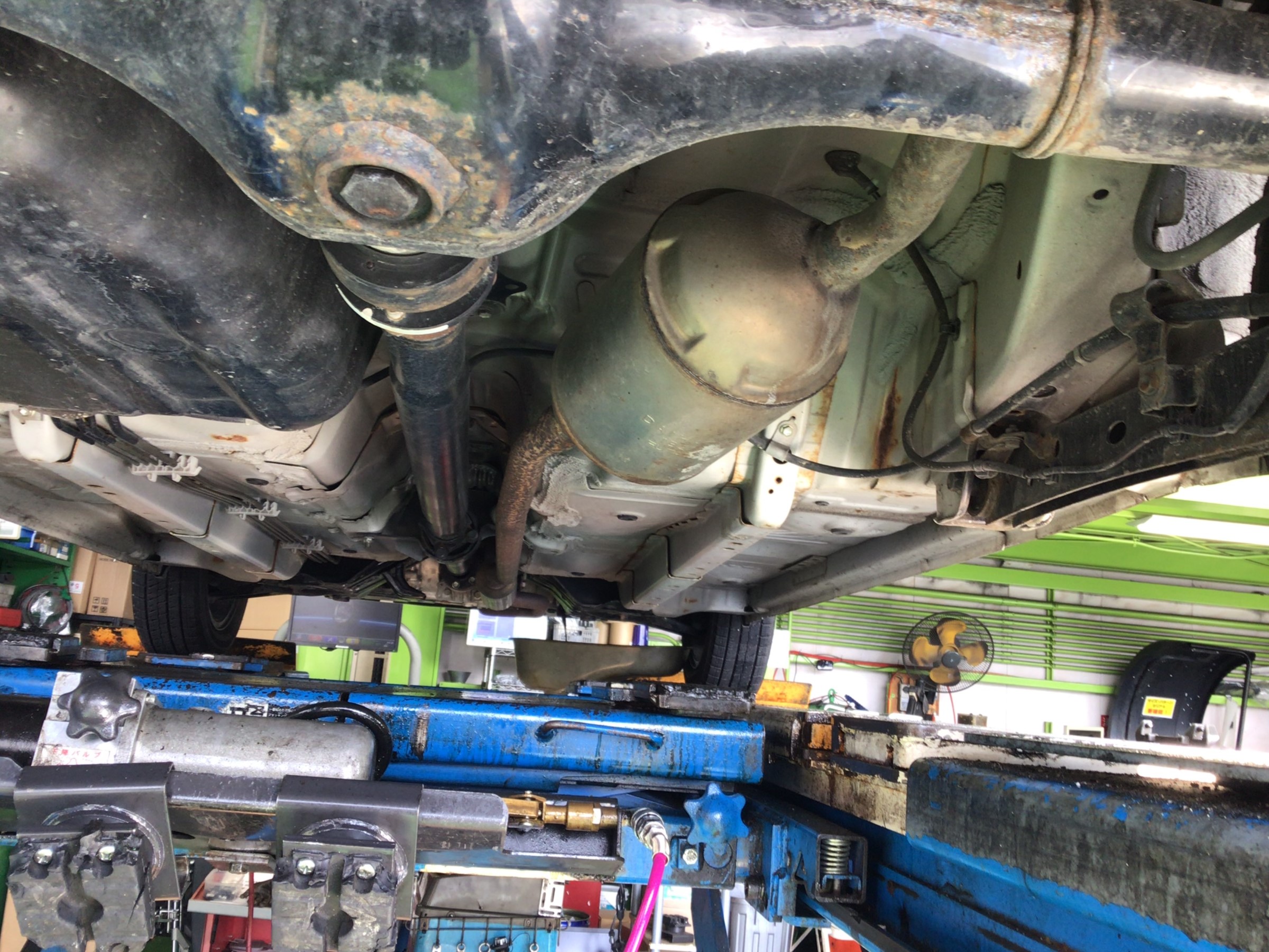 お車の錆止めを スタッフ日記 タイヤ館 彦根 京都府 滋賀県のタイヤからはじまる トータルカーメンテナンス タイヤ館グループ