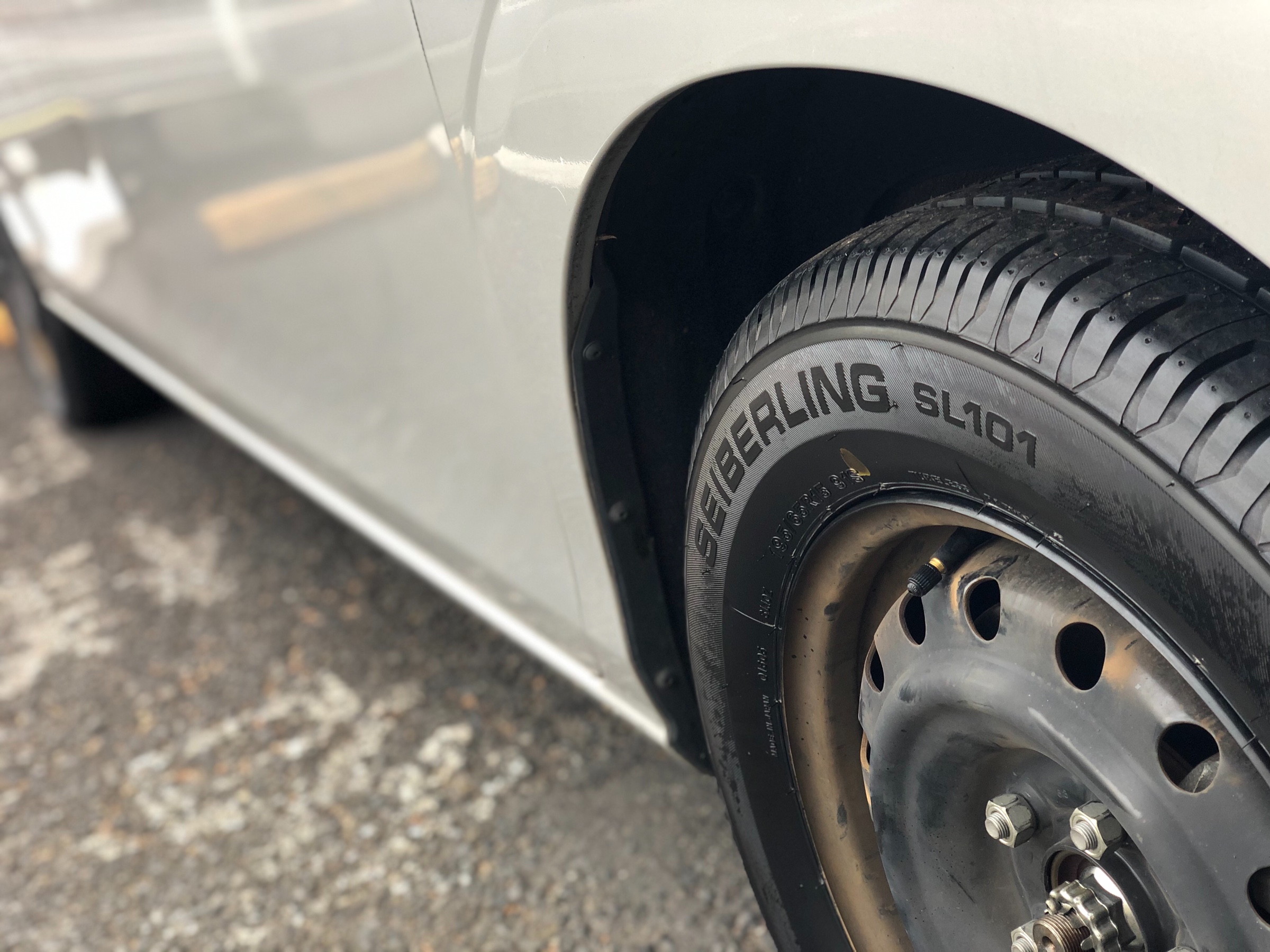 日産 セレナ タイヤ4本交換 日産 セレナ タイヤ タイヤ ホイール関連 タイヤ ホイール交換 スタッフ日記 タイヤ館 調布 東京都のタイヤ カー用品ショップ タイヤからはじまる トータルカーメンテナンス タイヤ館グループ