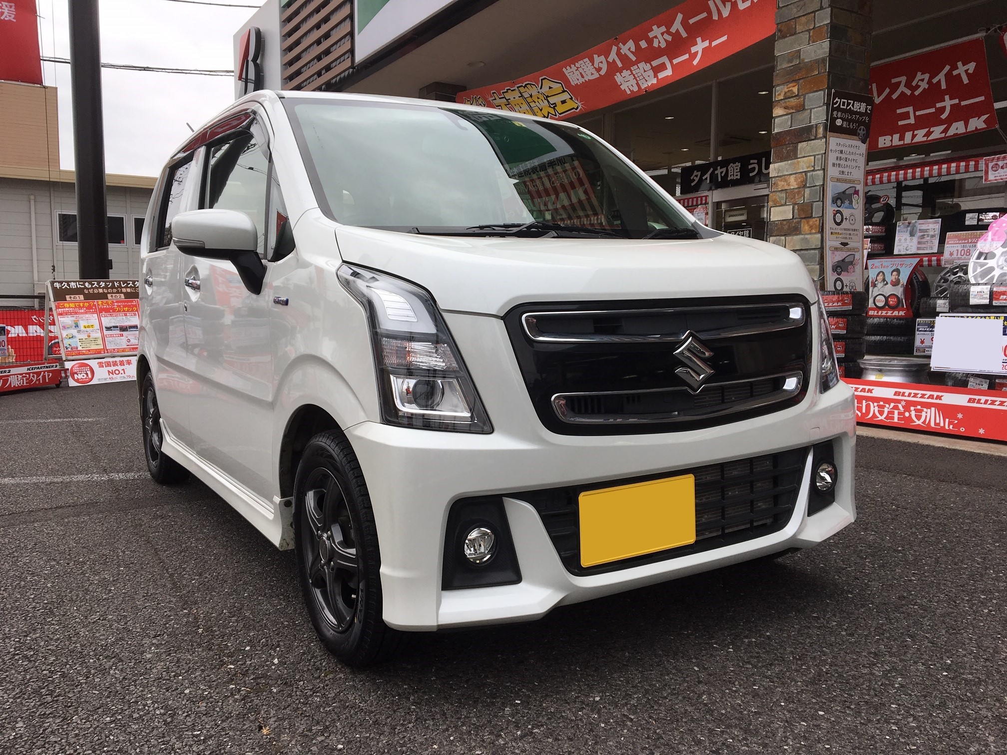 スズキ・ワゴンRスティングレー・MH55S】 タイヤ・ホイール交換