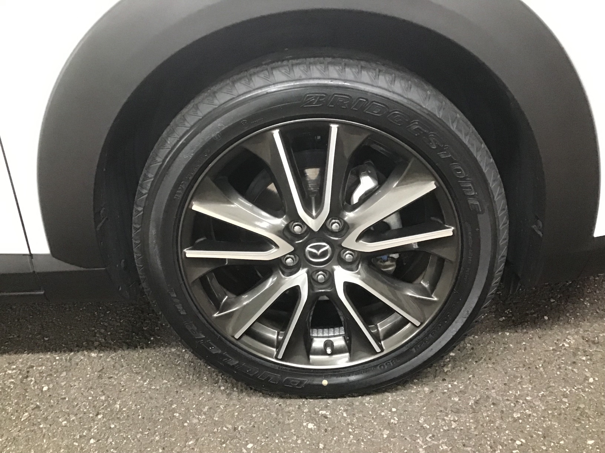 マツダ Cx 3 タイヤ4本交換 マツダ Cx 3 サービス事例 タイヤ館 勝田台 千葉県のタイヤ カー用品ショップ タイヤからはじまる トータルカーメンテナンス タイヤ館グループ