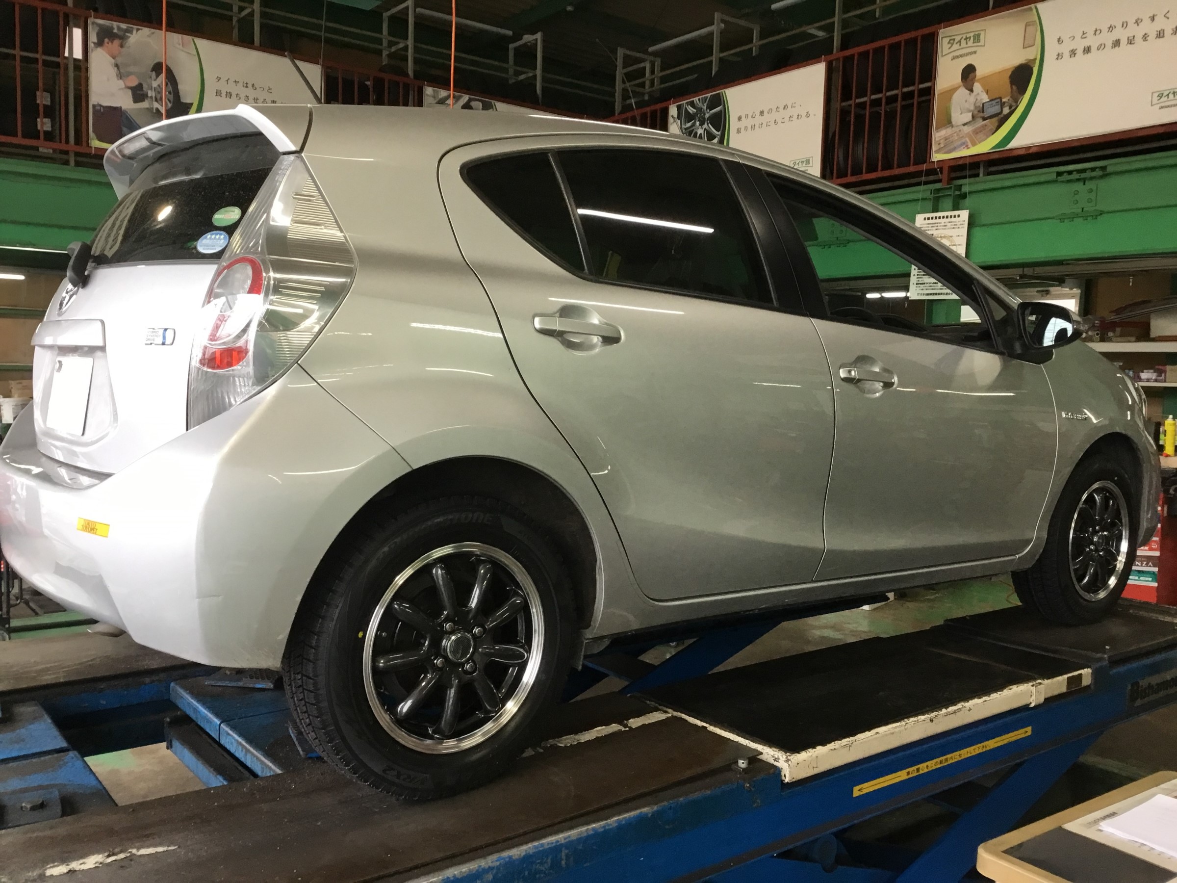 NHP10型アクア、スタッドレスタイヤ＆アルミホイールセットのお  