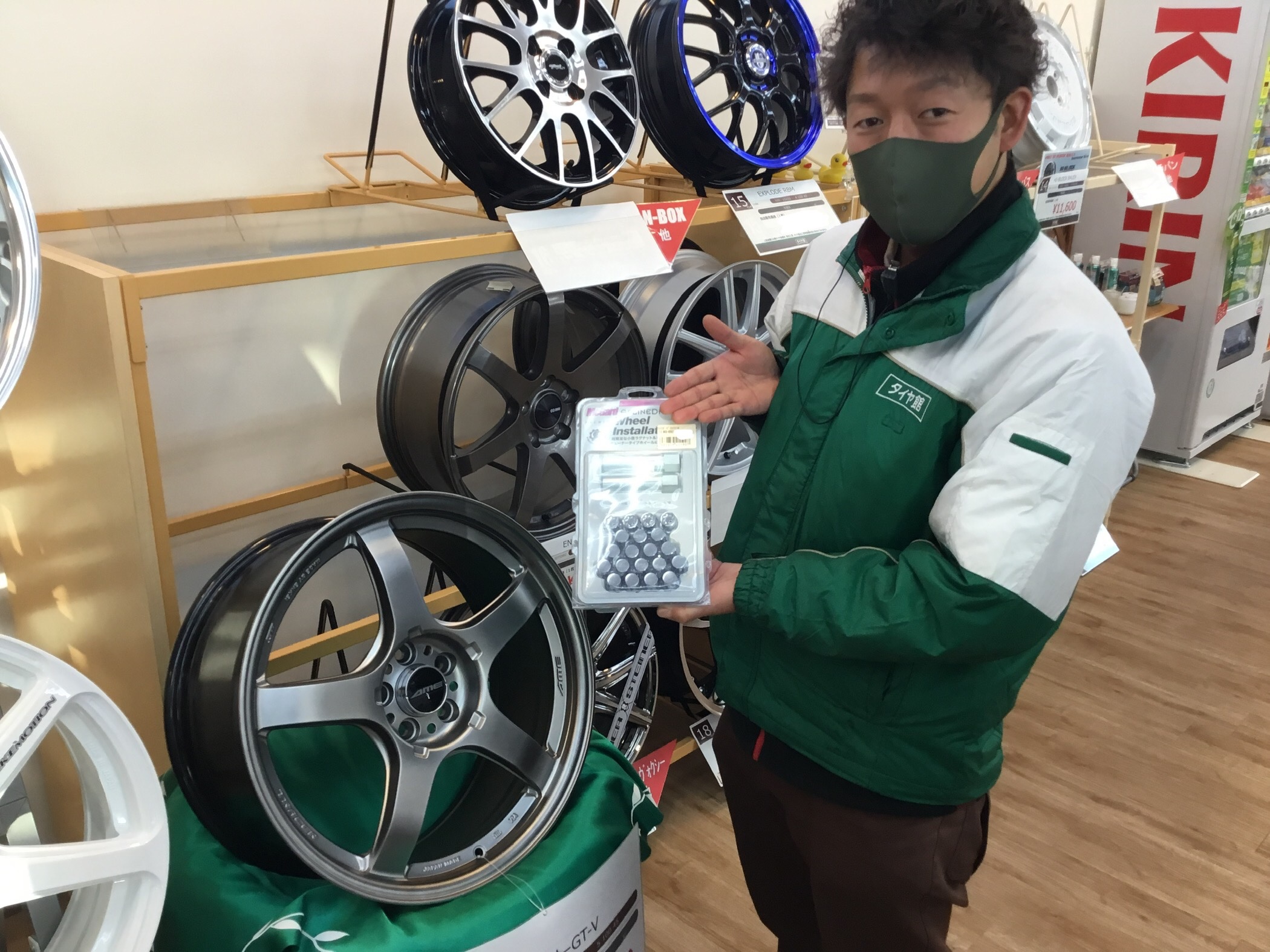 大事なタイヤとホイールの盗難防止に スタッフ日記 タイヤ館 ２８６ 宮城県のタイヤ カー用品ショップ タイヤからはじまる トータルカーメンテナンス タイヤ館グループ