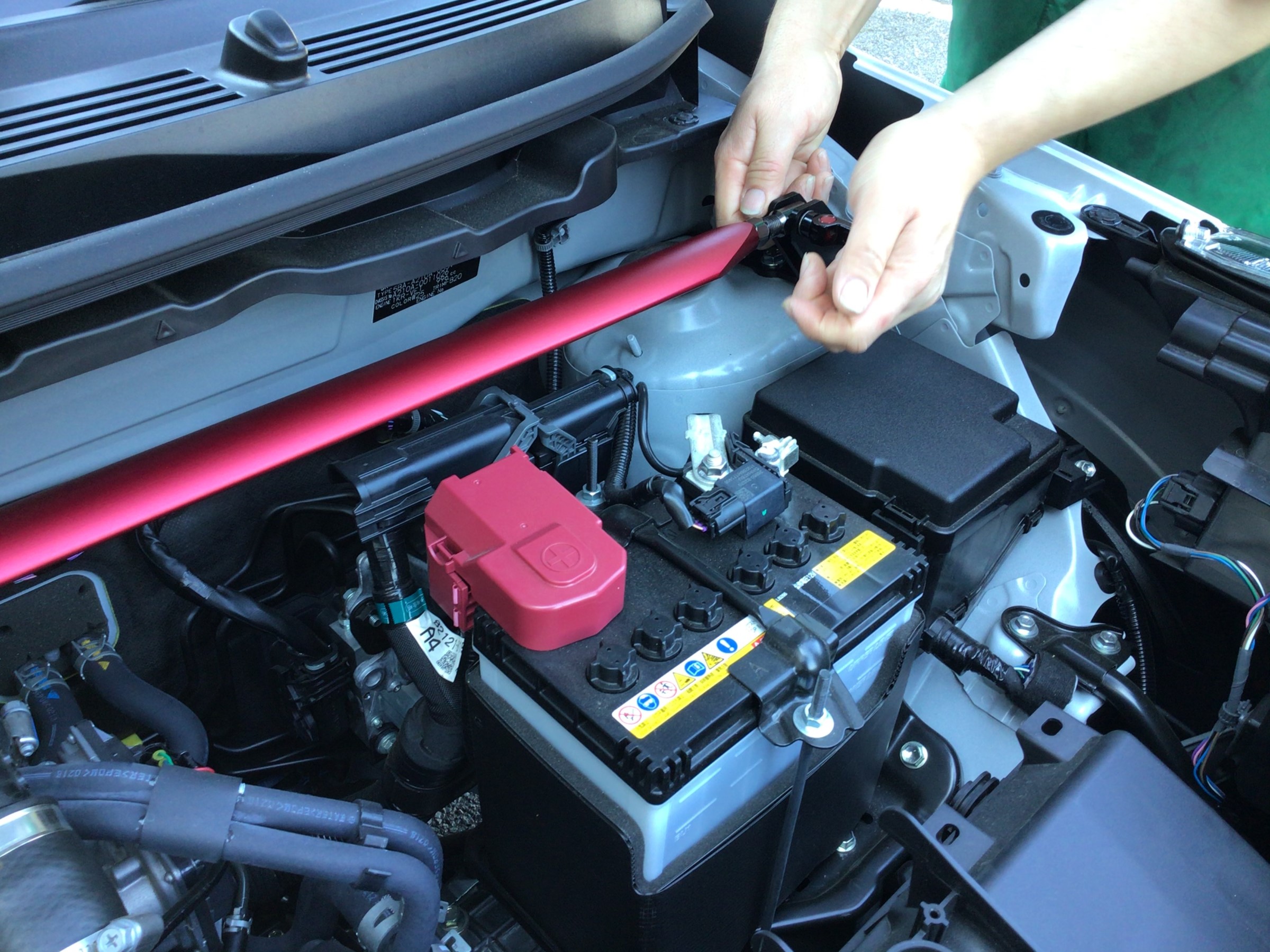 トヨタライズ タワーバー交換 | トヨタ ライズ その他 パーツ取付 > 足回り関係取付 | サービス事例 | タイヤ館 めじろ台 |  東京都のタイヤ、カー用品ショップ タイヤからはじまる、トータルカーメンテナンス タイヤ館グループ