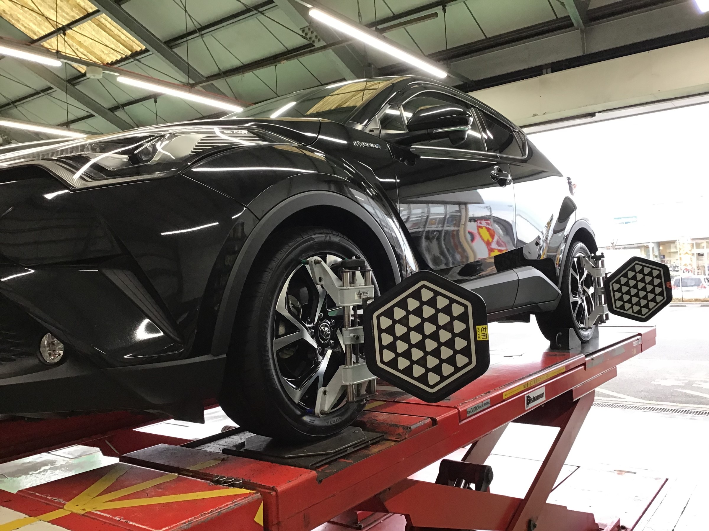 ＳＵＶにポテンザ！？いえいえ全然おかしくないですよ！ | トヨタ C-HR