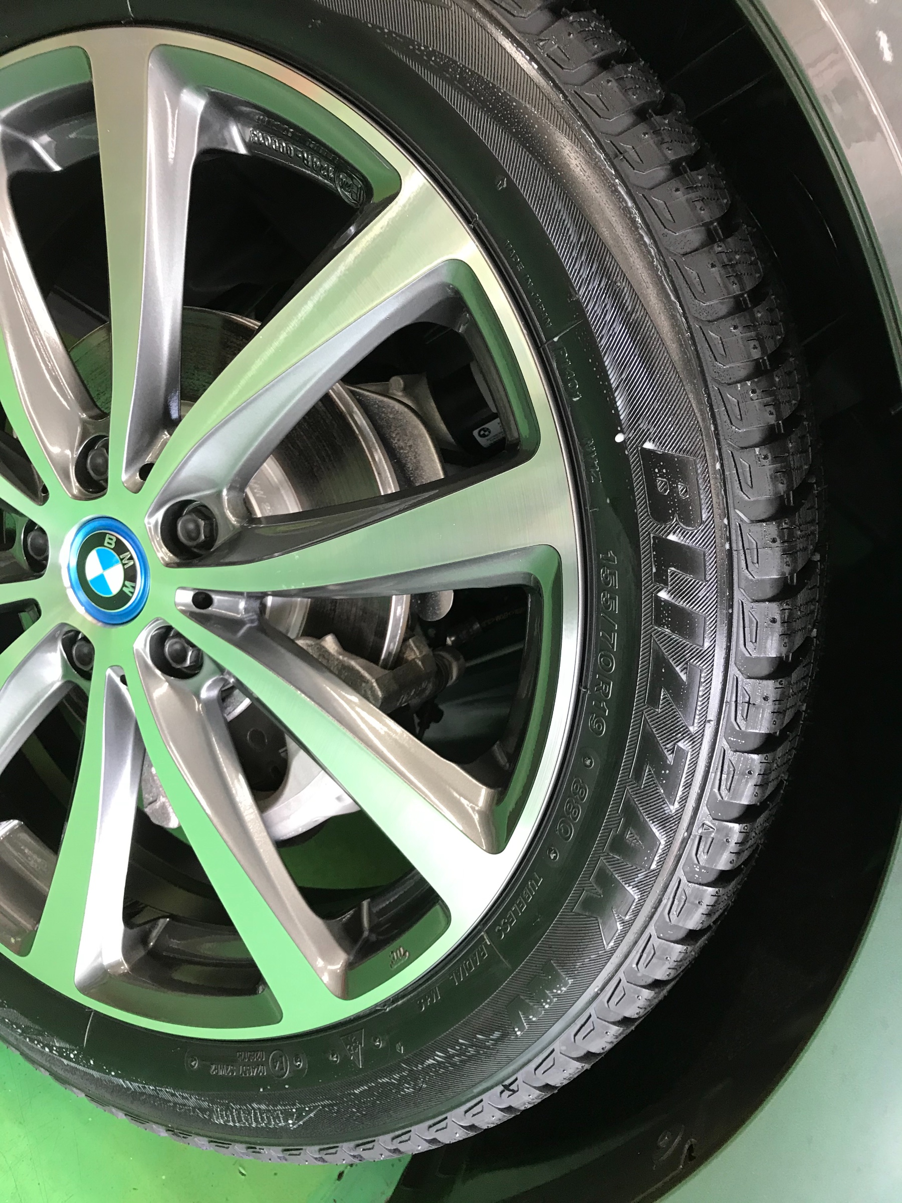 BMW i3 スタッドレスセット取り付け！ | BMW i3 タイヤ タイヤ 