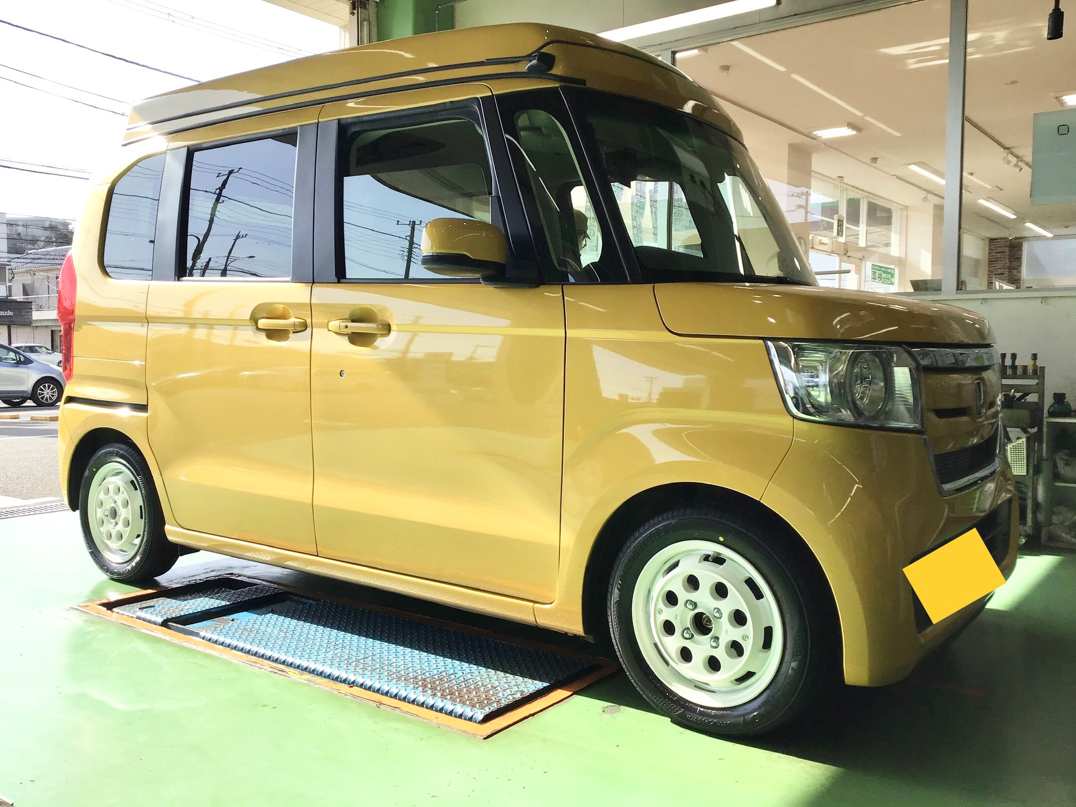 ホンダ N-BOX アルミセット取付 | サービス事例 | タイヤ館 横須賀