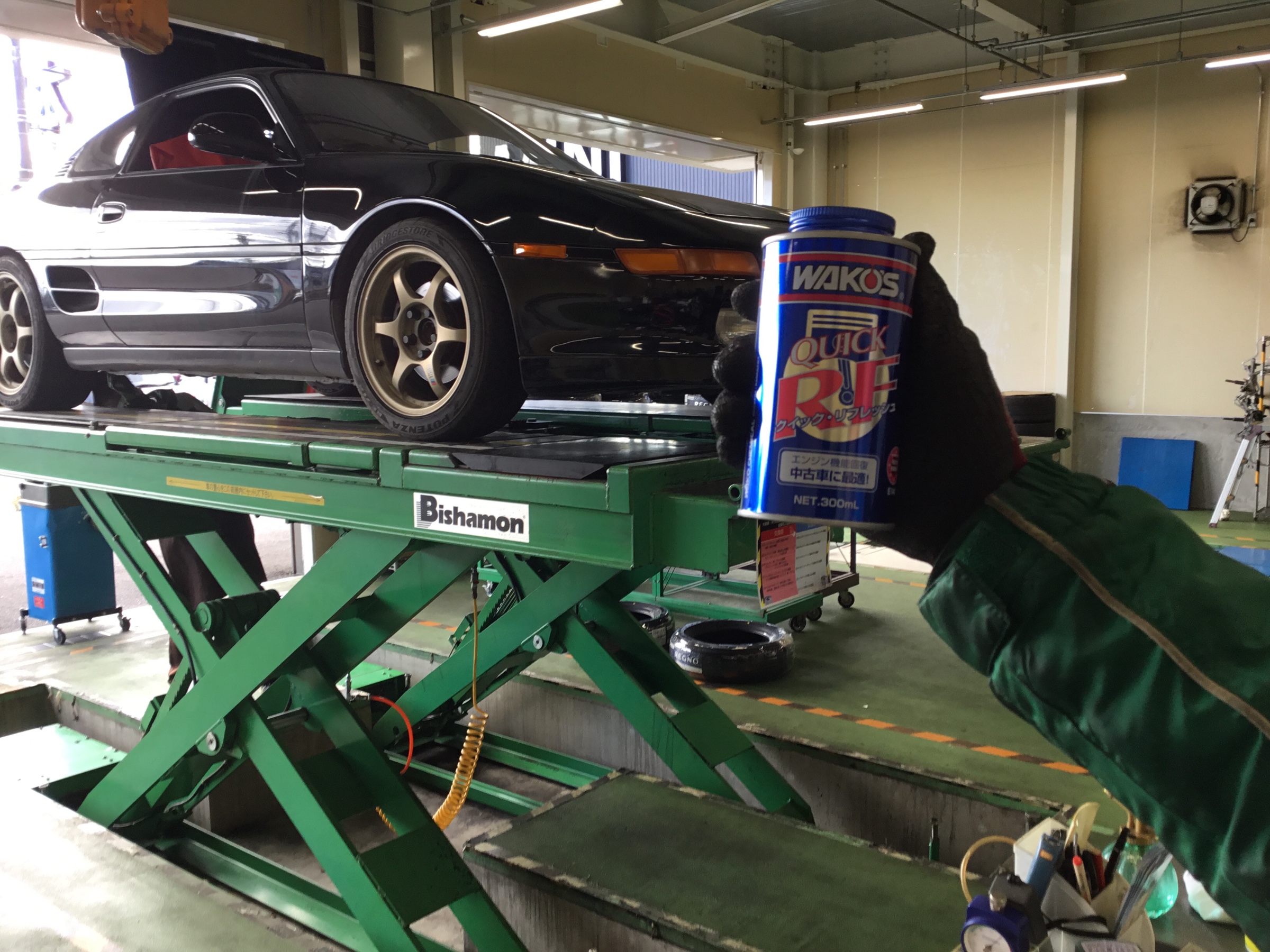トヨタ MR2 エンジンオイル交換&添加剤施工  トヨタ MR2 メンテナンス 