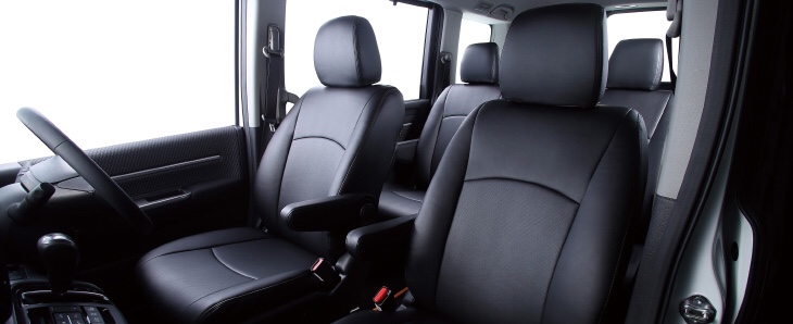 シートカバー取付行っております タイヤ館郡山 スタッフ日記 タイヤ館 郡山 福島県のタイヤ カー用品ショップ タイヤからはじまる トータルカーメンテナンス タイヤ館グループ