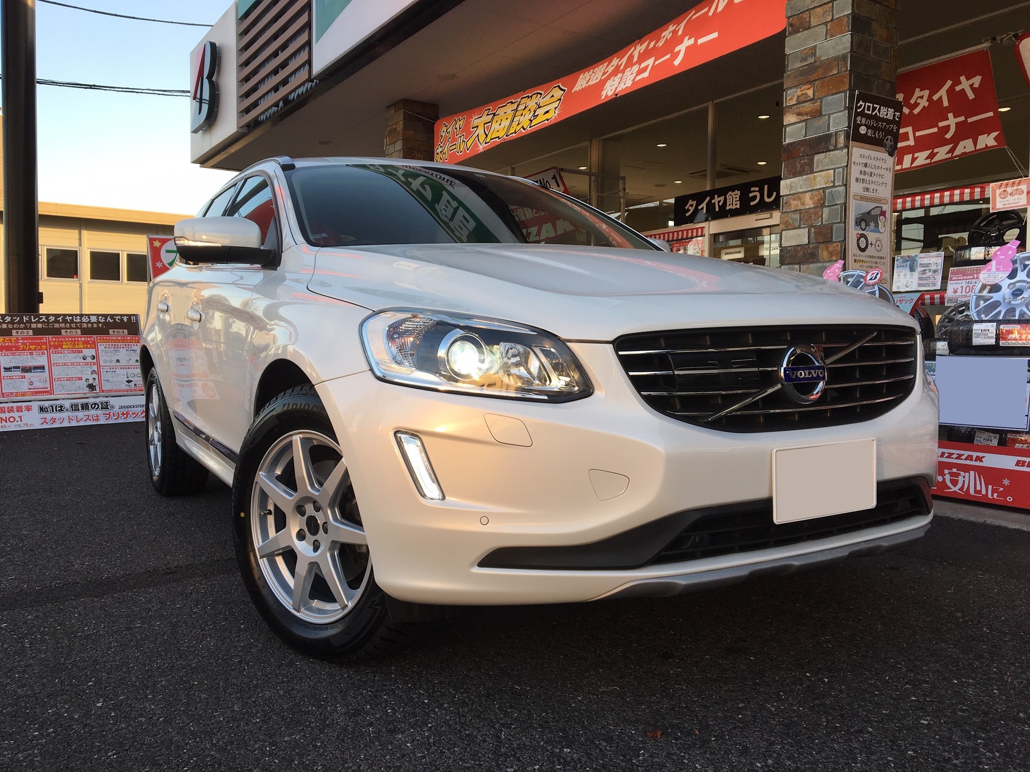 ボルボ・XC60・UB420】 タイヤ・ホイール交換 | 店舗お