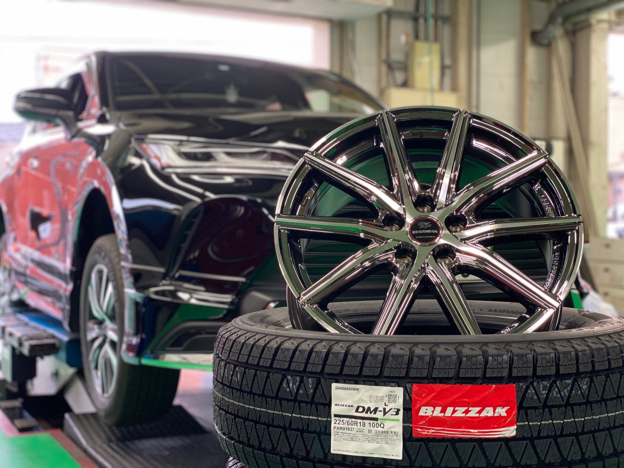 新型ハリアー オシャレなホイールとセットでスタッドレスタイヤ取付