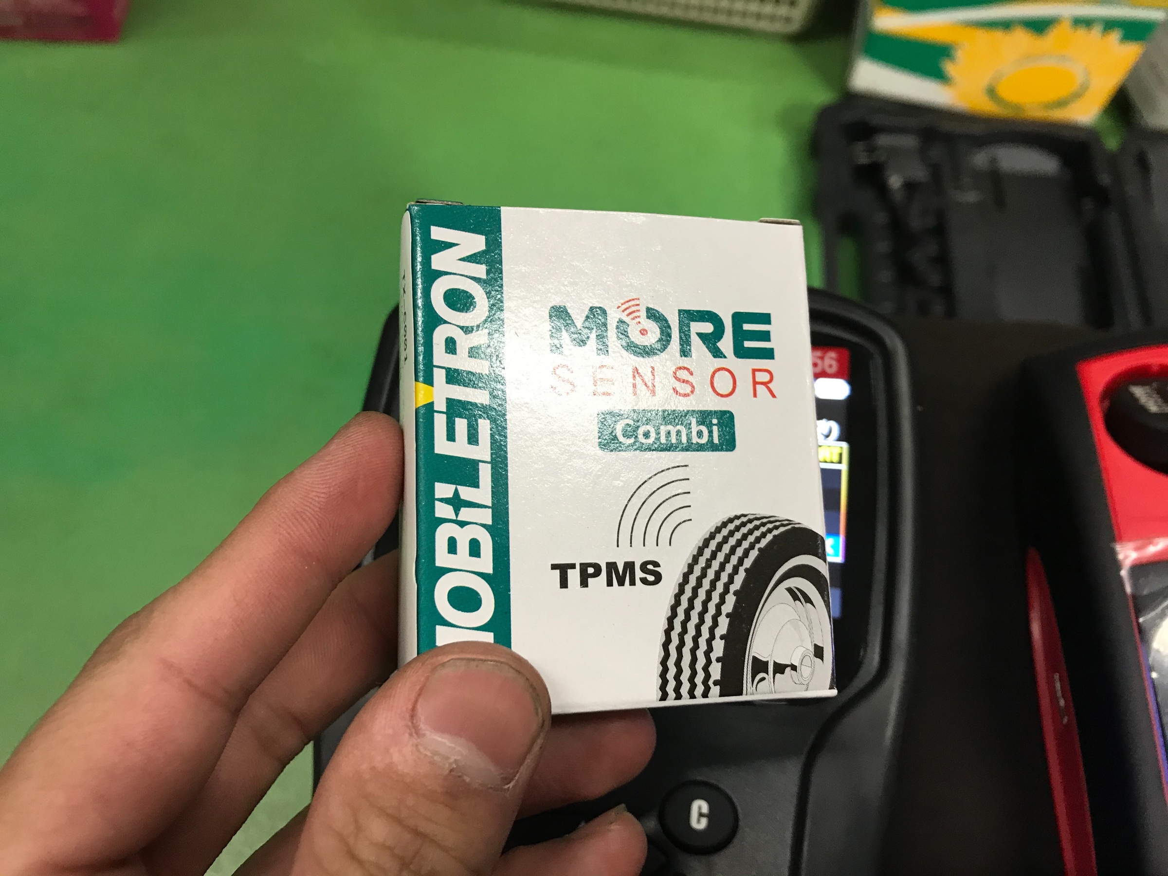 ベンツ Eクラス W213 S213 TPMSセンサー タイヤ 空気圧センサー TPMS