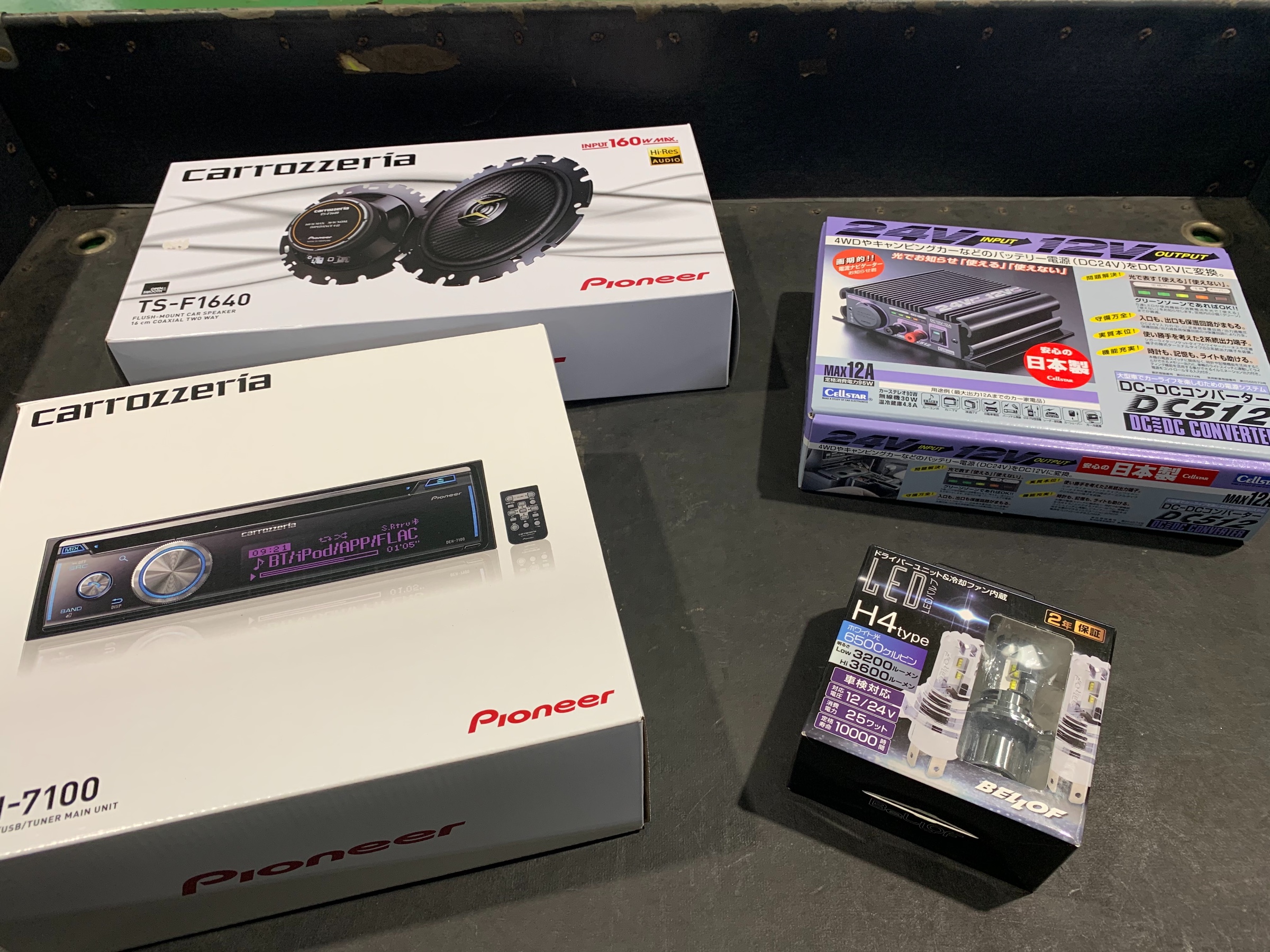 エルフにオーディオ スピーカー Led取り付け いすず エルフ Av ナビ機器 カー用品取付 各社ナビゲーション取付 サービス事例 タイヤ館 さつま泉北 タイヤからはじまる トータルカーメンテナンス タイヤ館グループ