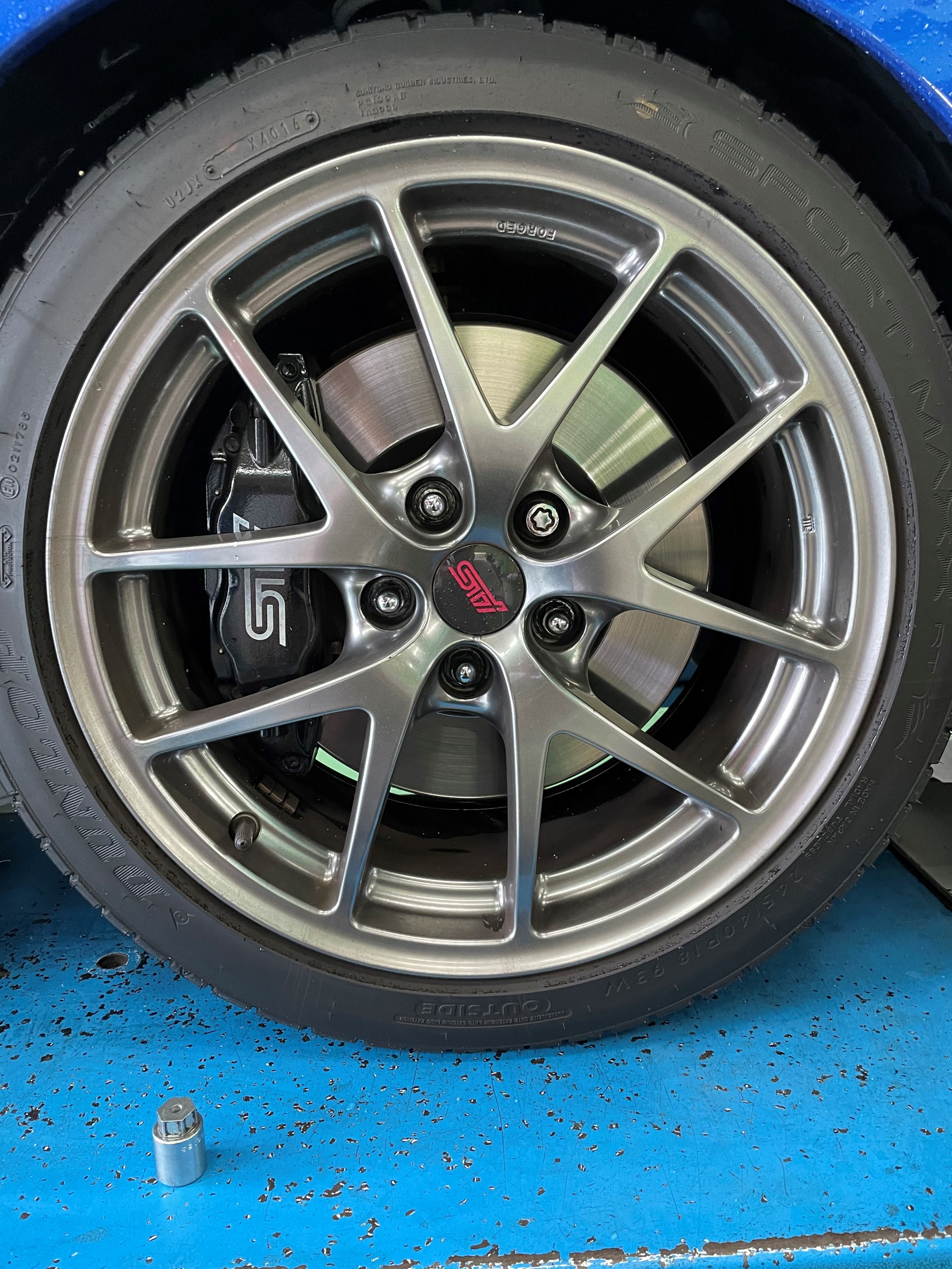 WRX STIにRAYSホイール装着！！ | スバル WRX STI ホイール タイヤ