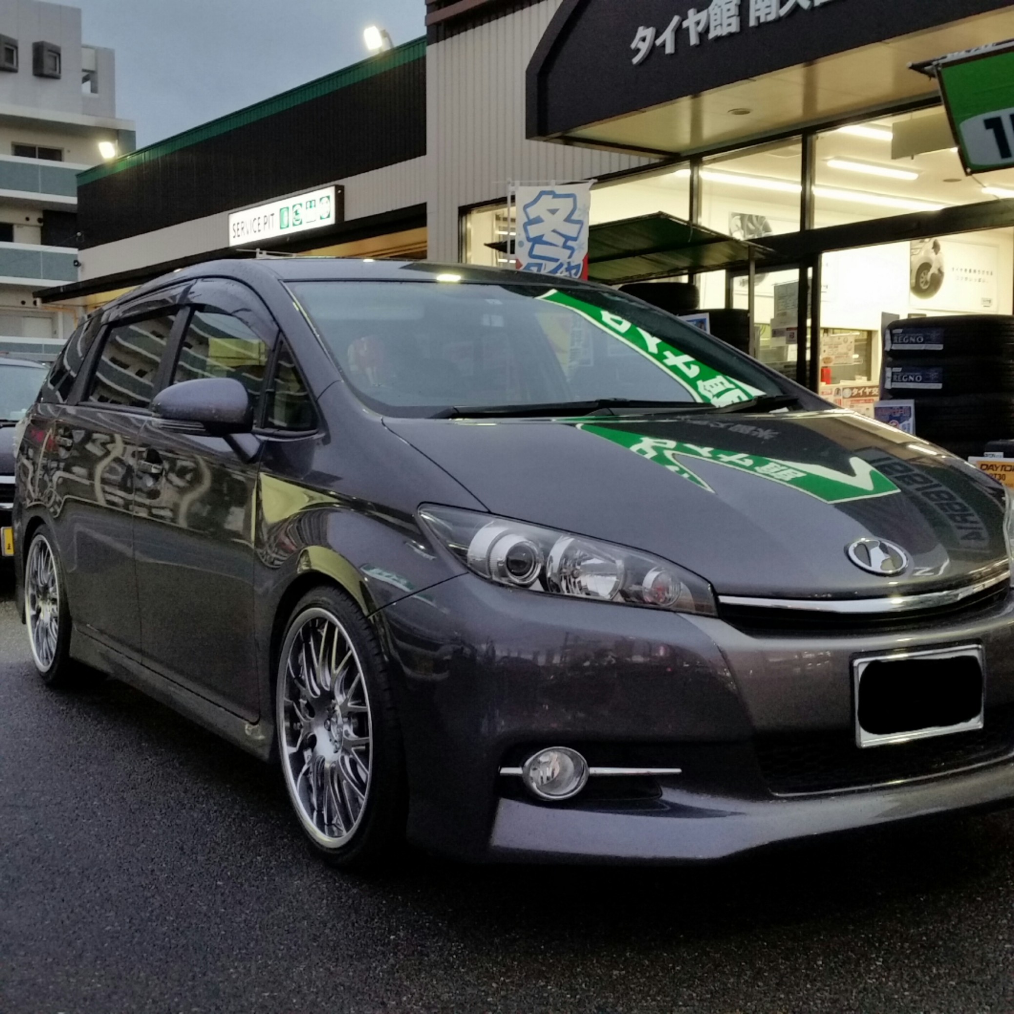 トヨタ ウィッシュに履いていました