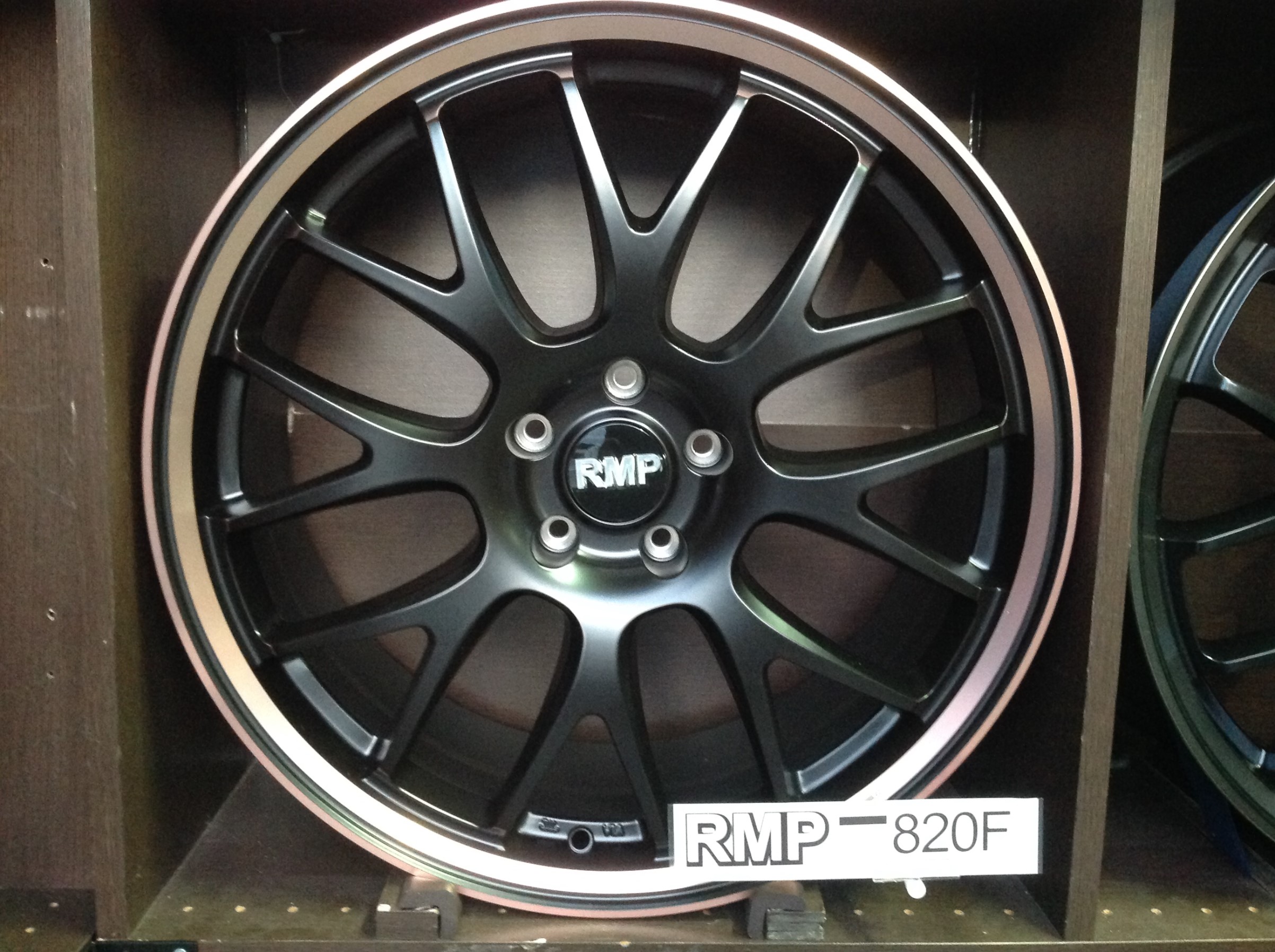 MID RMP 820F PCD114.3 ハイパーメタルコート 8.0J-19インチ 5穴 イン ...